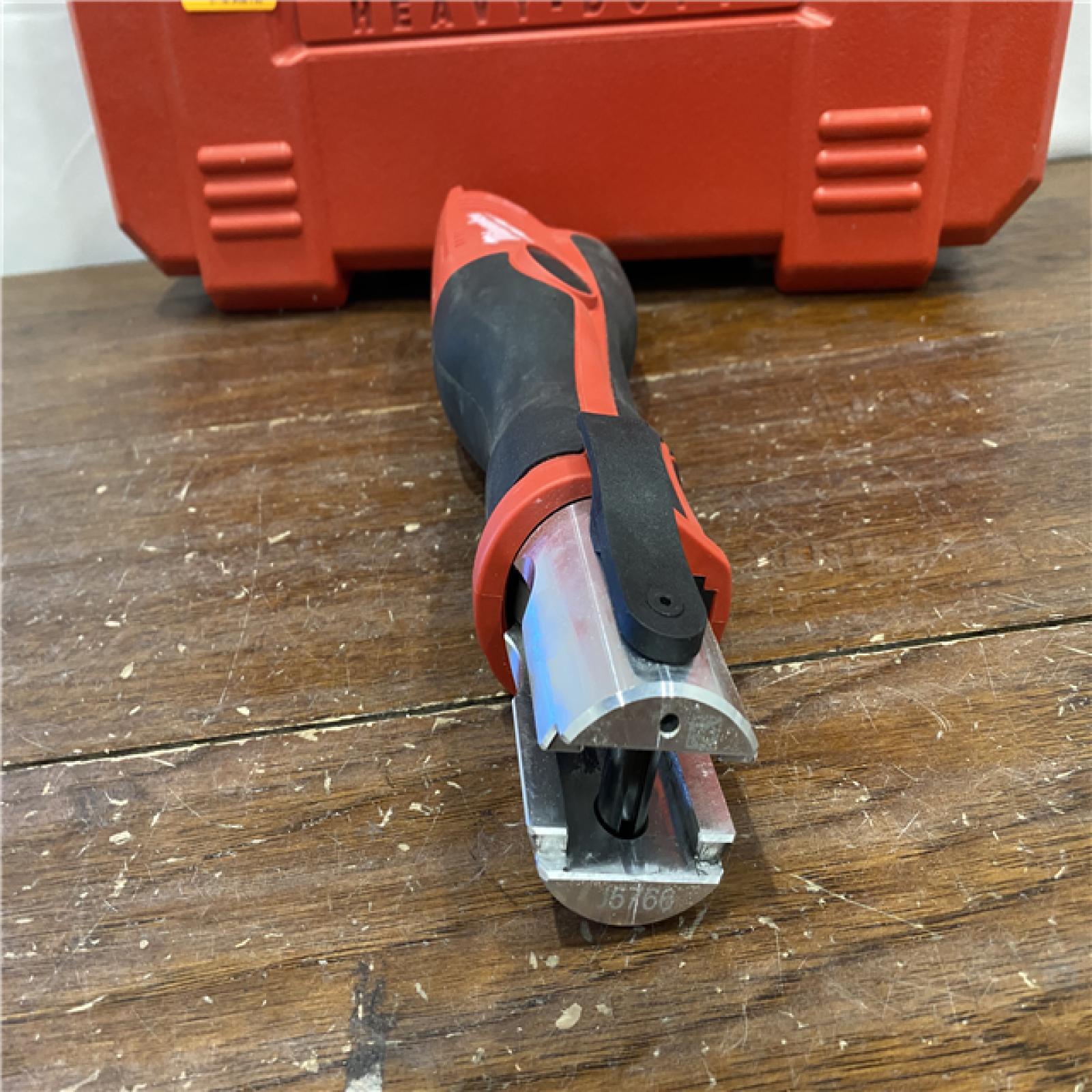 AS-IS Milwaukee M12 Force Logic Press Tool 1/2 in. to 1 in. Kit