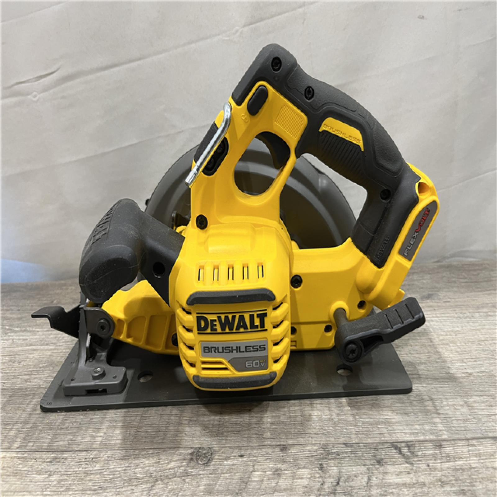 AS-IS DEWALT FLEXVOLT 60V MAX Cordless Brushless 7-1/4 in. Circular Saw with Brake (Tool Only)