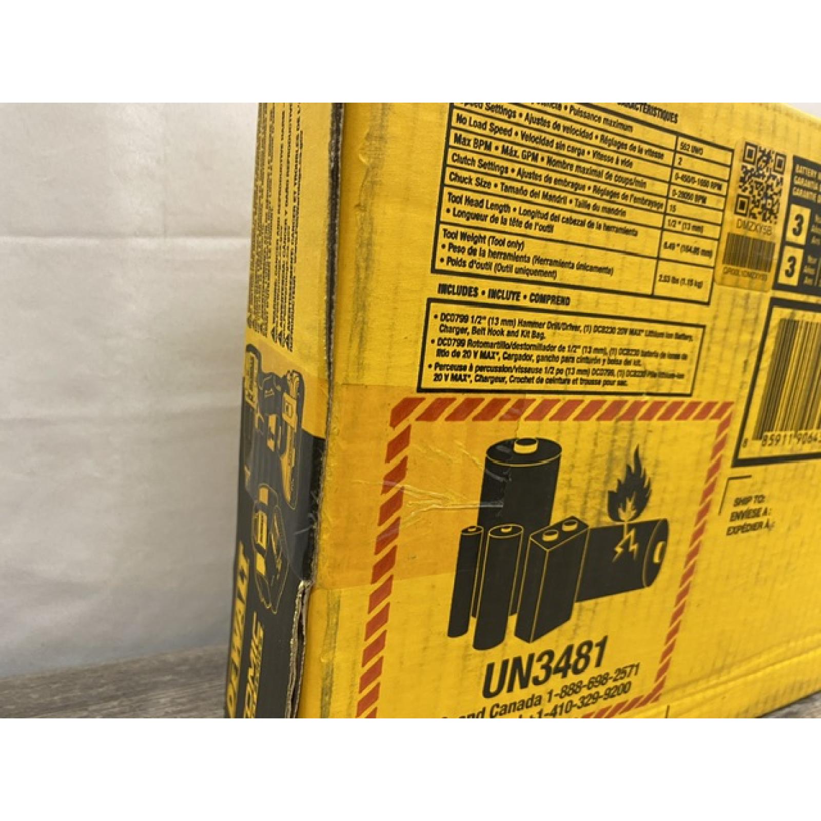 NEW - DEWALT ATOMIC 20-Volt Lithium-Ion Cordless 1/2 in. Compact Hammer Drill Kit