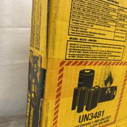 NEW - DEWALT ATOMIC 20-Volt Lithium-Ion Cordless 1/2 in. Compact Hammer Drill Kit