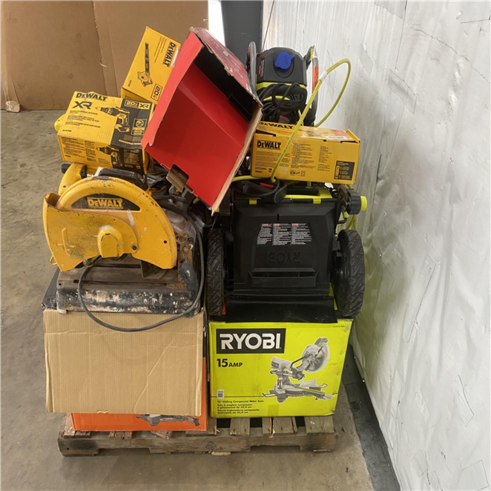 Houston Location AS IS - Tool Pallet