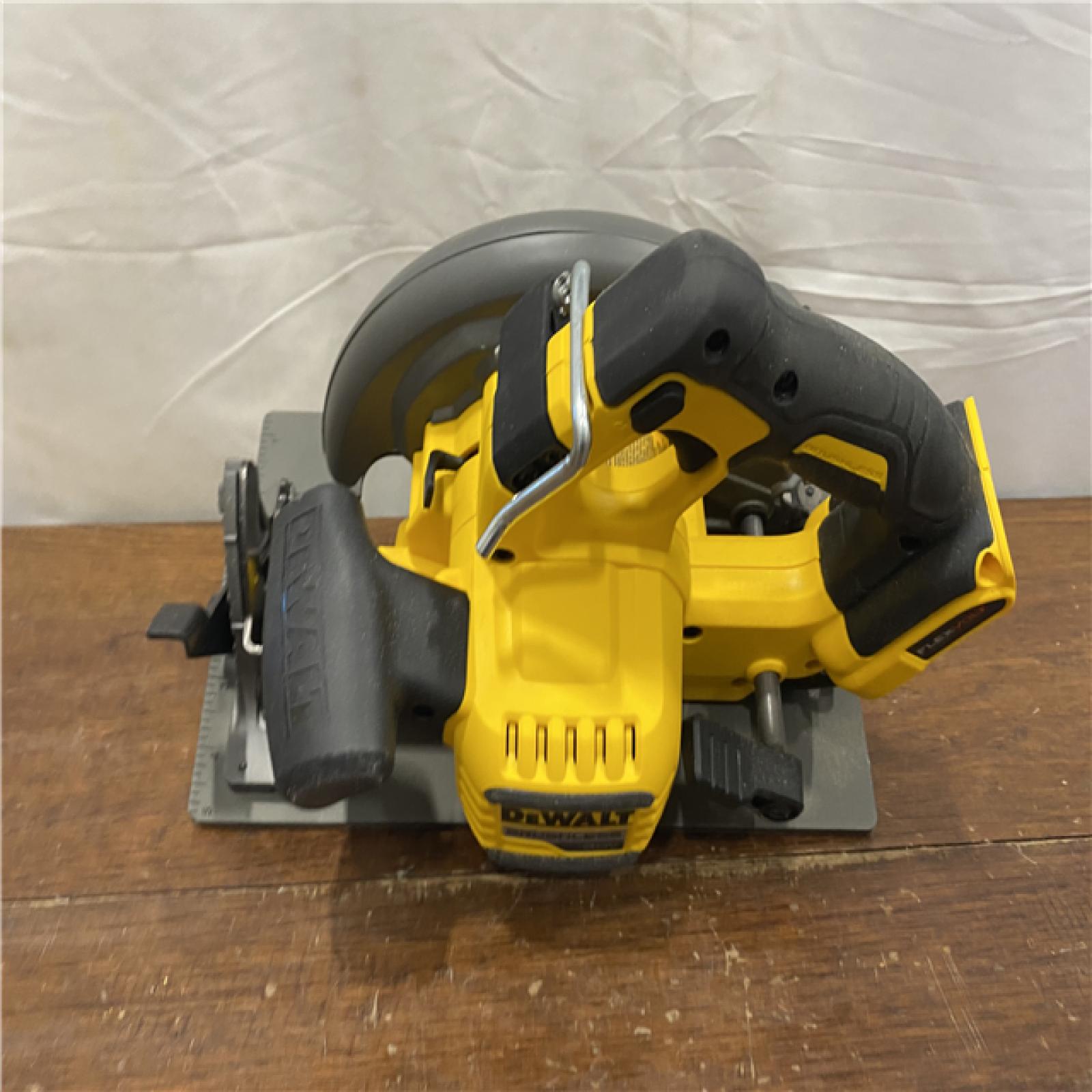 AS-IS DeWALT Flexvolt Max 7-1/4  60V Brushless Circular Saw DCS578B