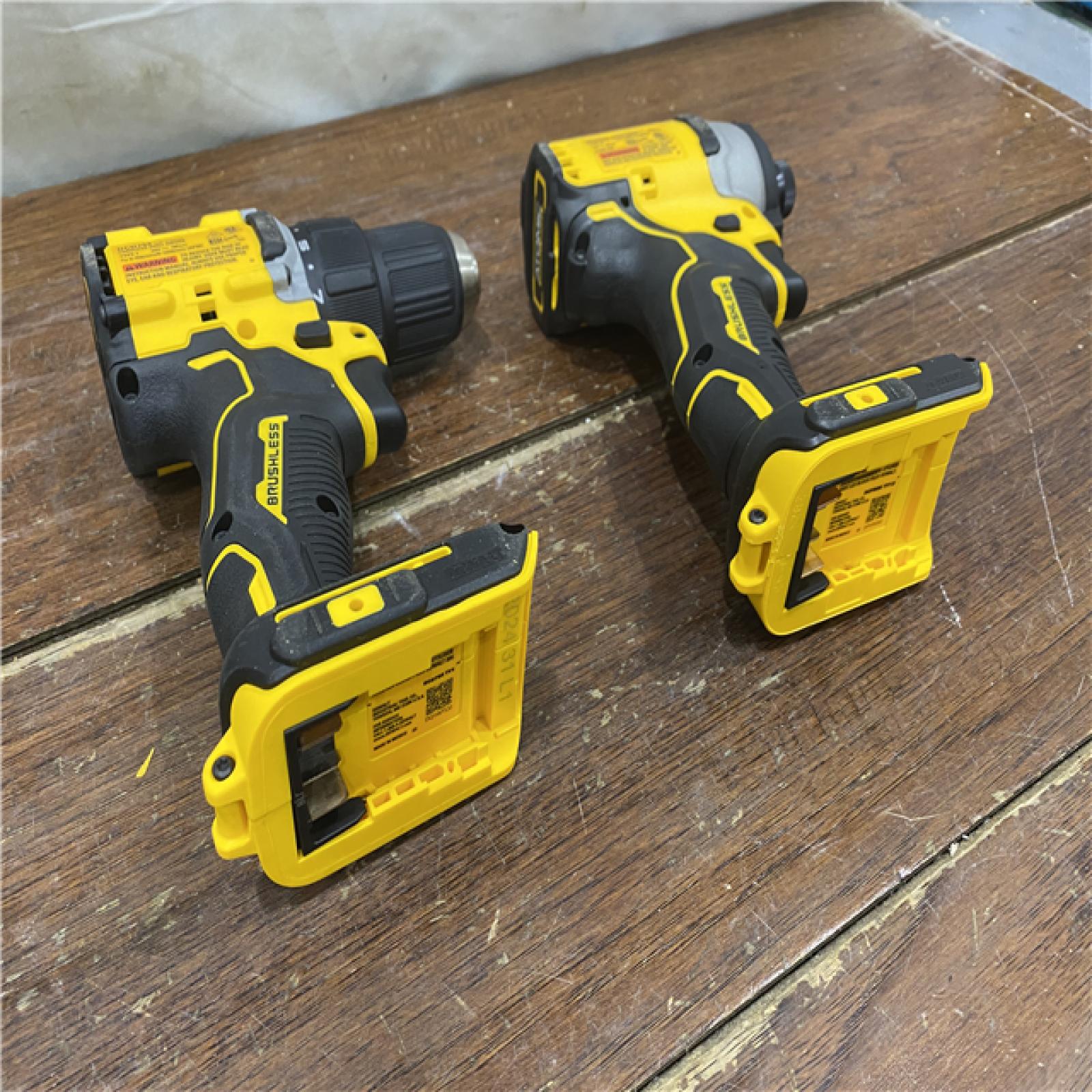 AS-IS DEWALT ATOMIC 20-Volt MAX Lithium-Ion Cordless Combo Kit (2-Tool) with (2) 2.0Ah Batteries, Charger and Bag