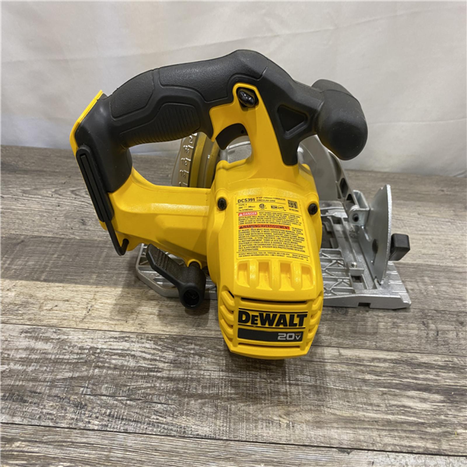 AS-IS DEWALT 20-Volt MAX Lithium-Ion Cordless 6-1/2 in. Circular Saw (Tool-Only)
