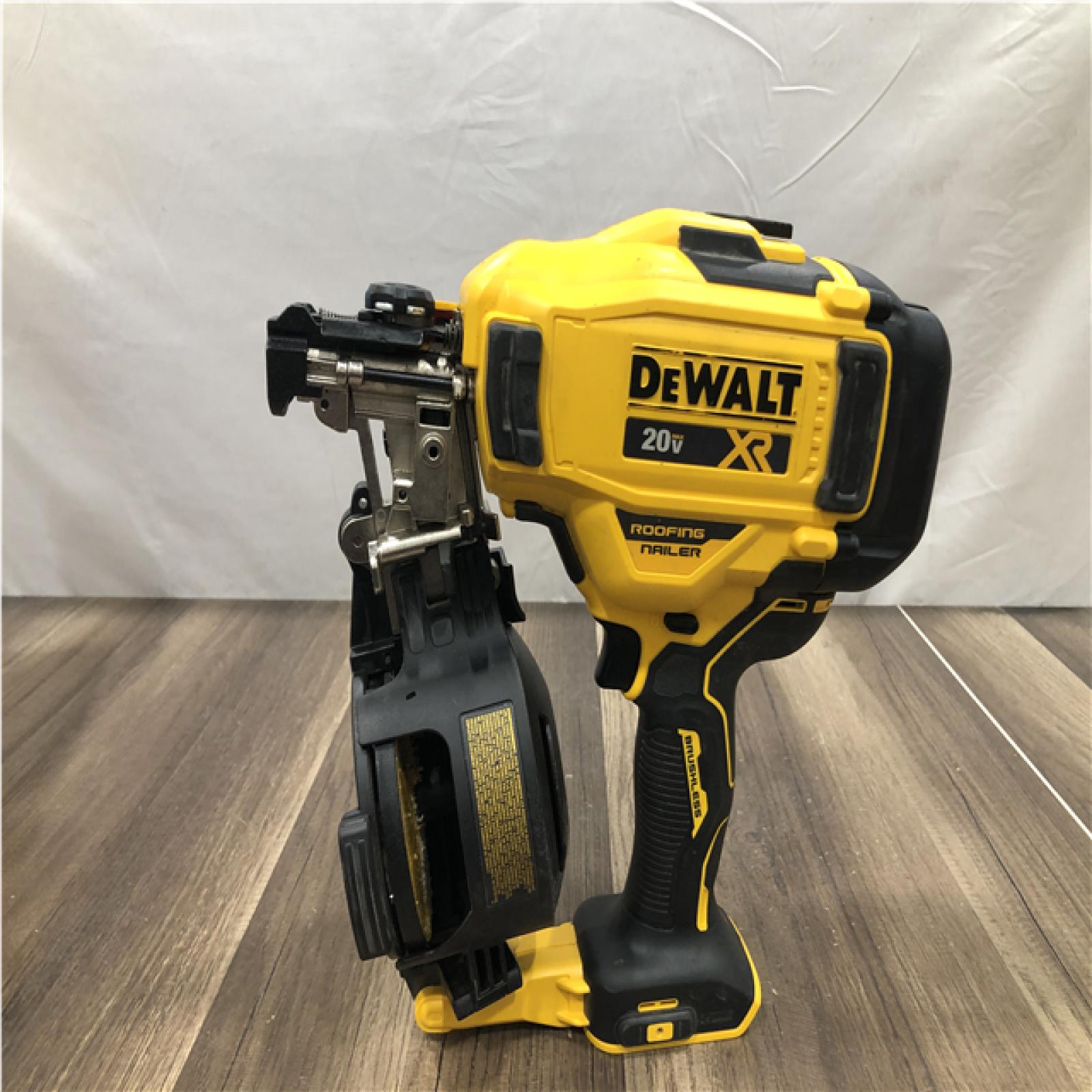 AS-IS DEWALT 20V MAX Lithium-Ion 15-Degree Electric Cordless Roofing Nailer Kit