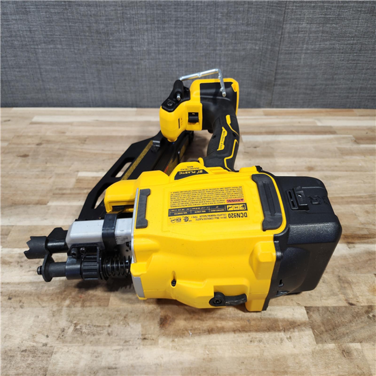 HOUSTON LOCATION - AS-IS (APPEARS LIKE NEW) DEWALT 20-Volt 21° Cordless Framing Nailer (Tool-Only)