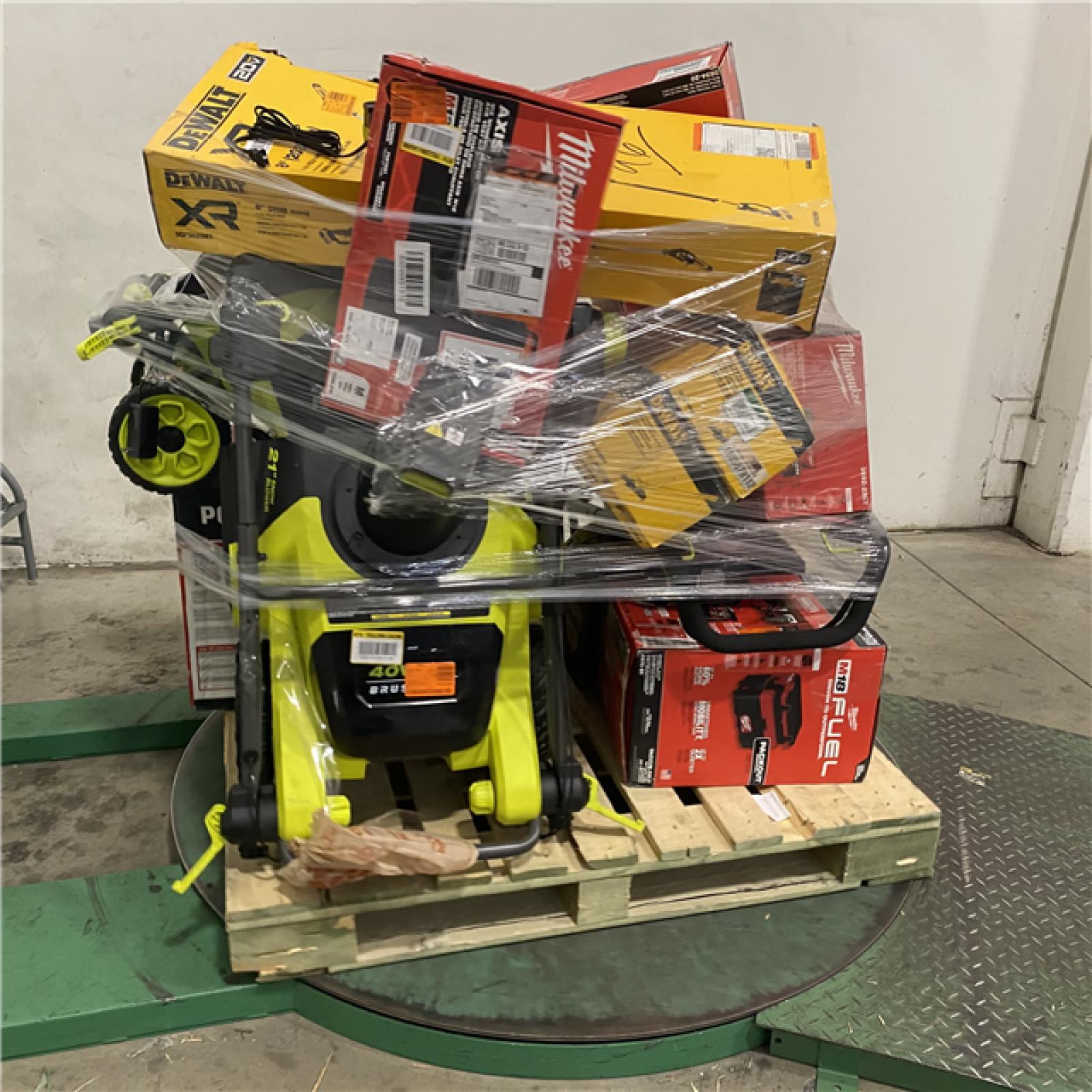 Dallas Location - As-Is Tool Pallet