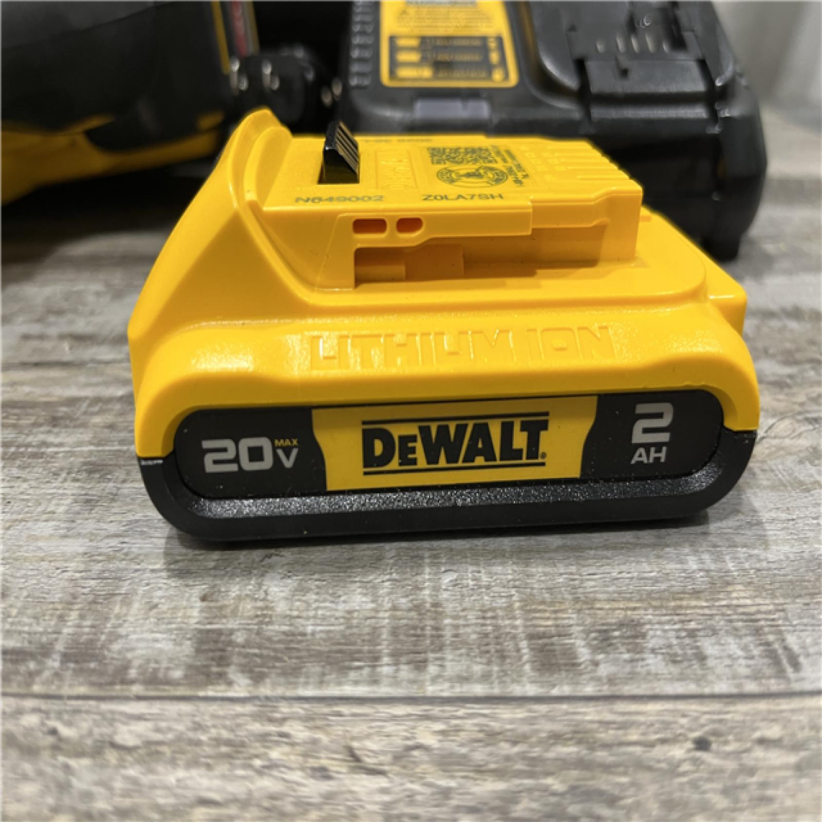 AS-IS DEWALT 20V MAX XR Lithium-Ion Cordless 18-Gauge Narrow Crown Stapler Kit