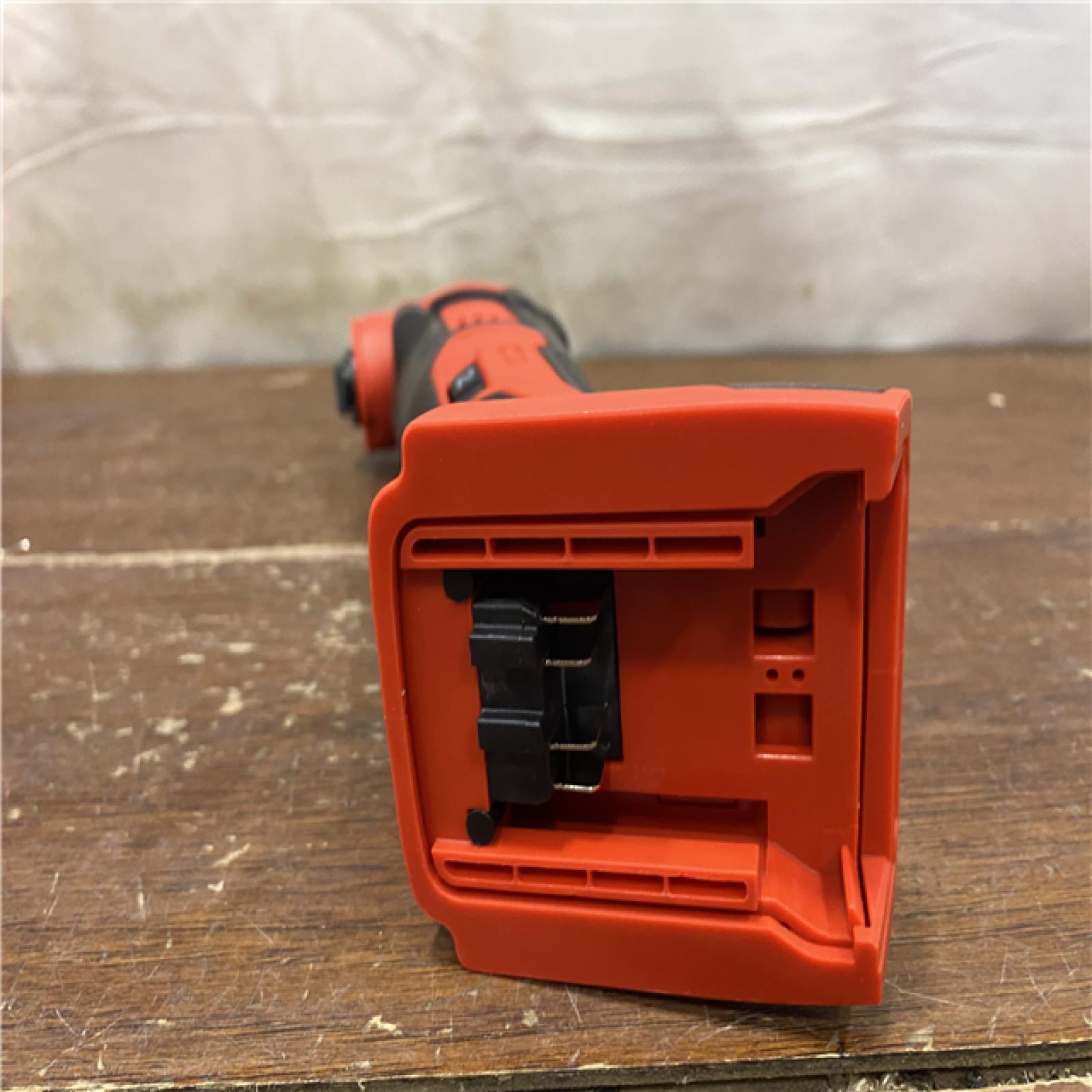 AS-IS Milwaukee 2626-21 M18 18-Volt Lithium-Ion Cordless Oscillating Multi-Tool Kit