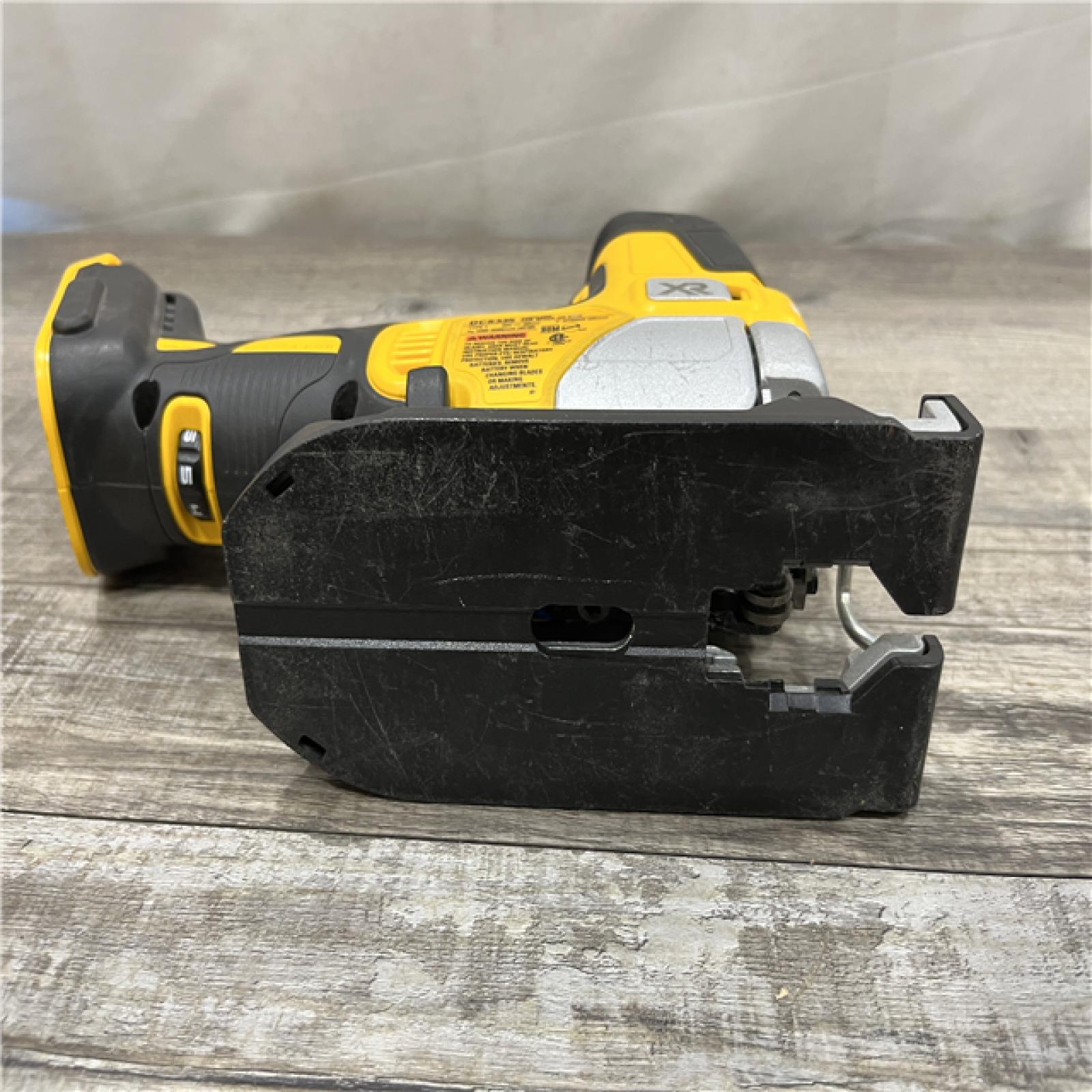 AS-IS DEWALT 20V MAX XR Cordless Barrel Grip Jigsaw (Tool Only)