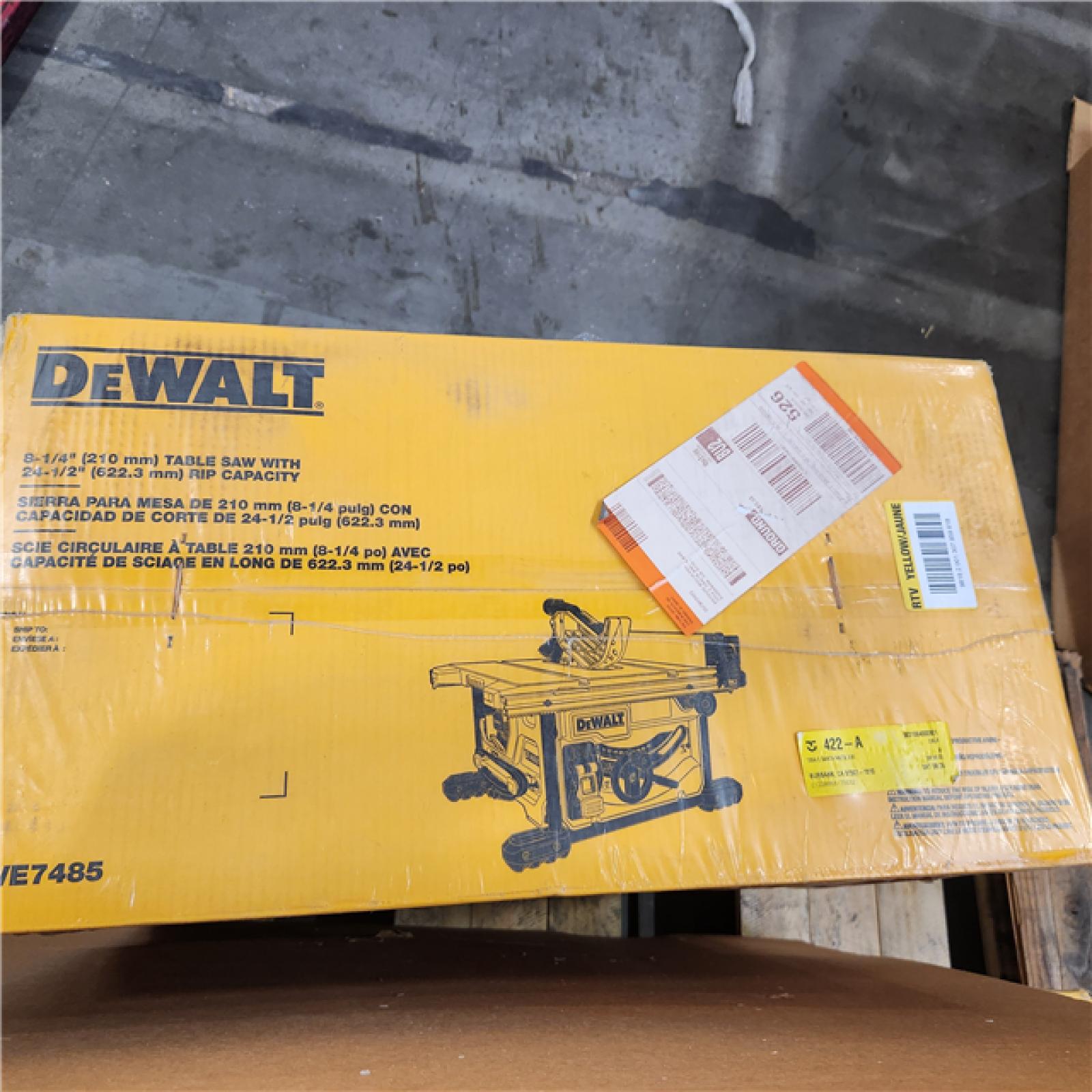 NEW- DeWalt 15 Amps Corded 8-1/4 in. Compact Table Saw