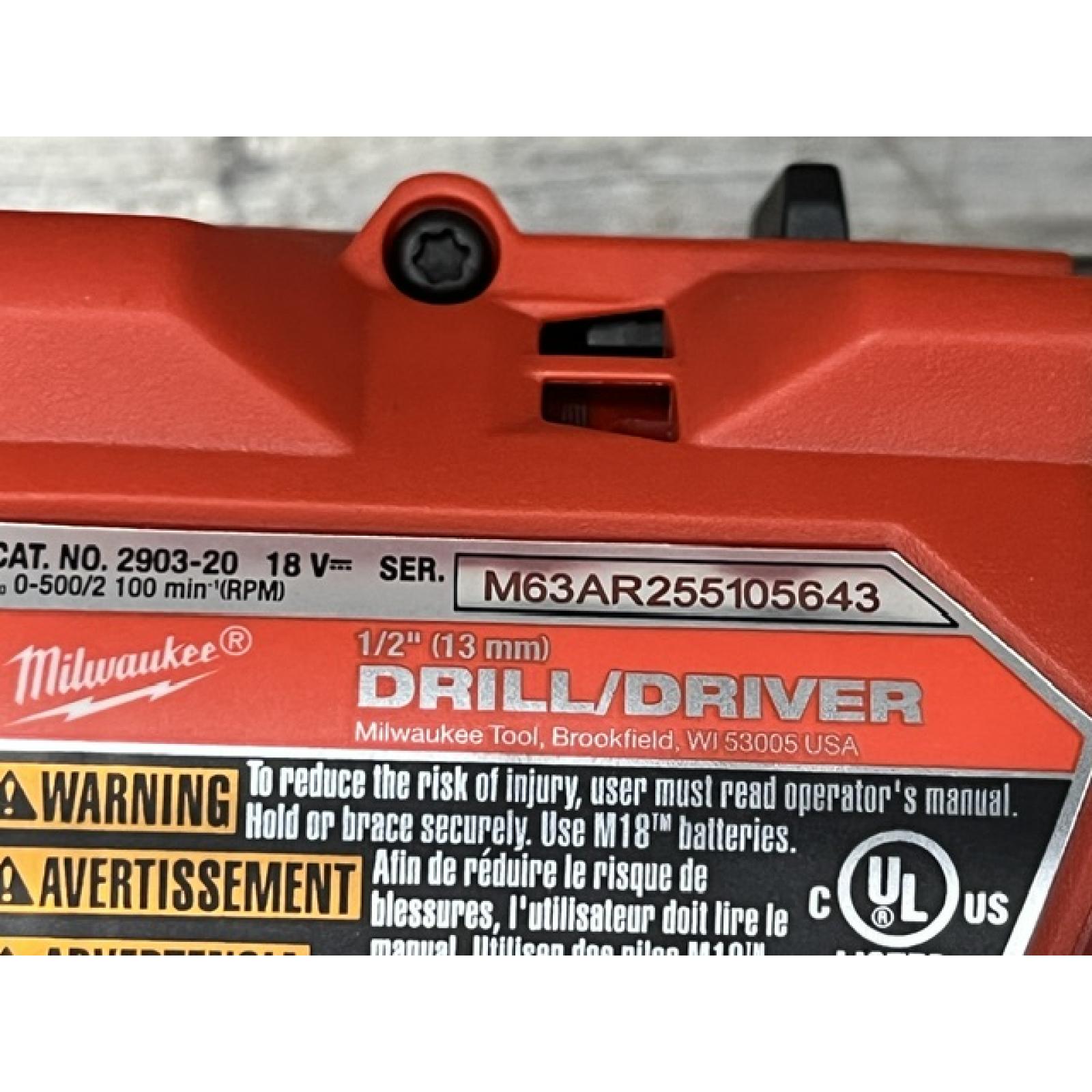 NEW - Milwaukee FUEL 18V Lithium-Ion Brushless Cordless 1/2 in. Drill/Driver Kit