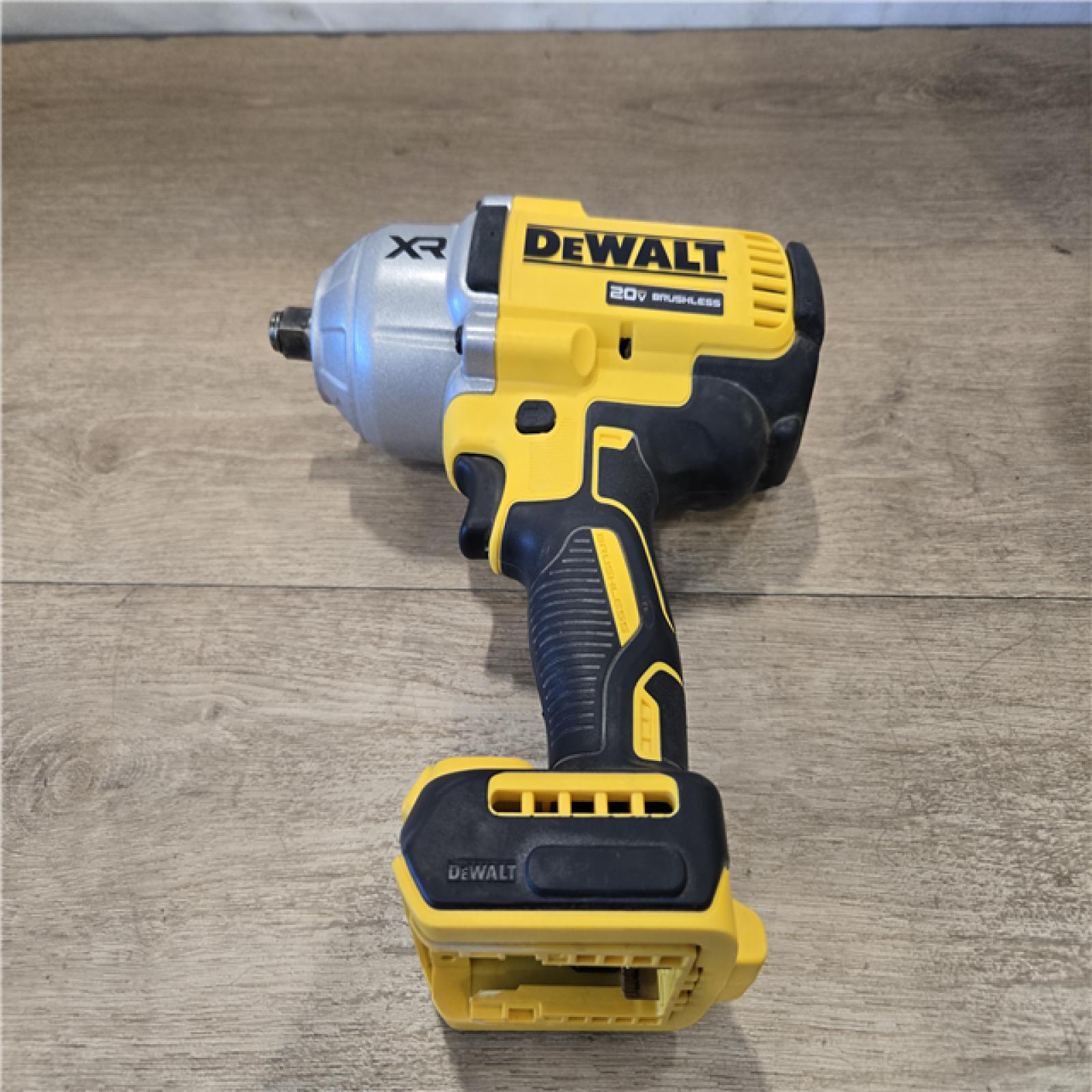 AS-IS DEWALT 20V MAX Cordless 1/2 in. Impact Wrench Kit