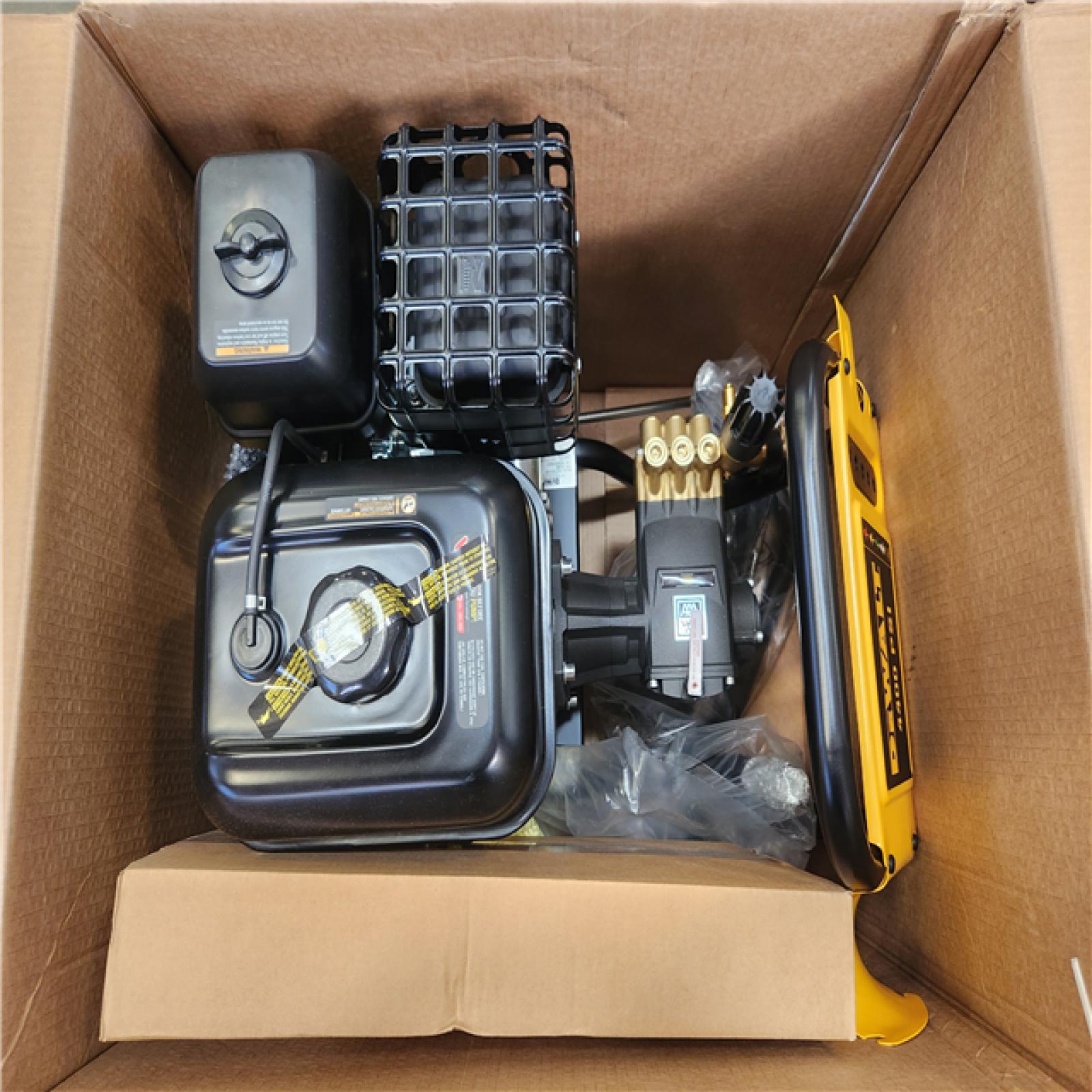 Phoenix NEW DEWALT 4400 PSI 4.0 GPM Cold Water Gas Pressure Washer