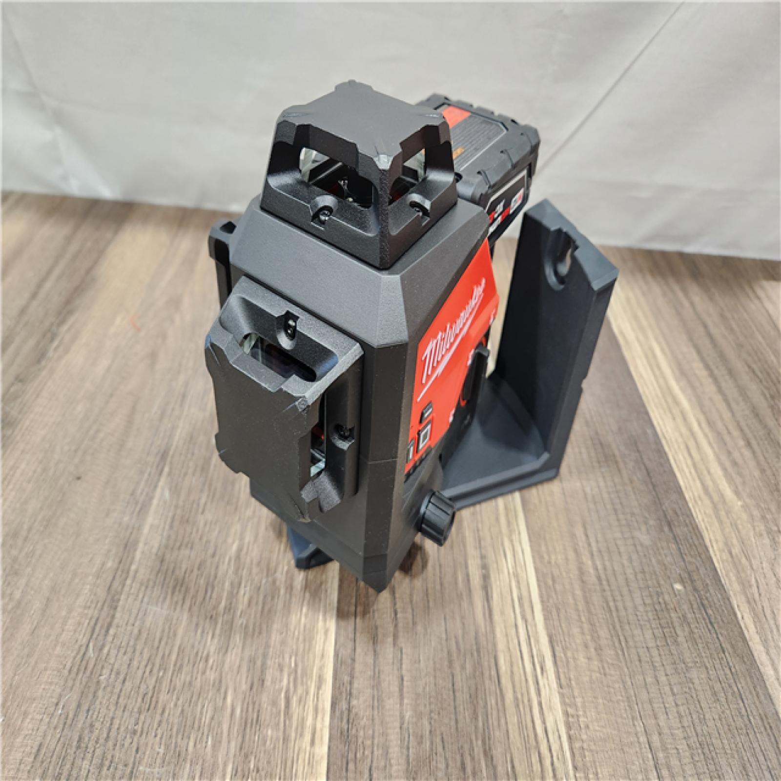 AS-IS- Milwaukee -M12 Green Beam Laser 360° 3-Plane Kit