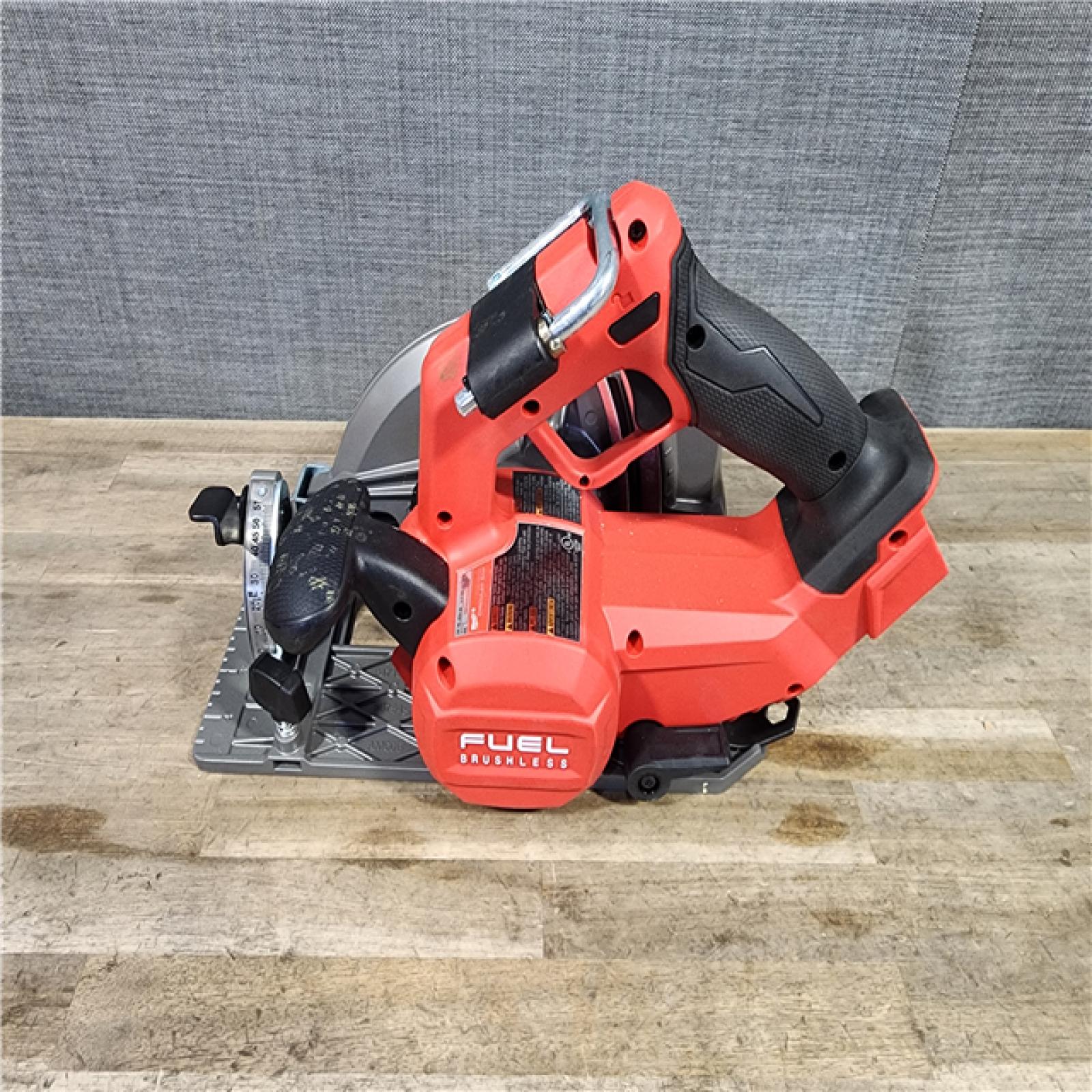 HOUSTON LOCATION - AS-IS Milwaukee M18 FUEL 7-1/4 Inch Circular Saw (Bare Tool)