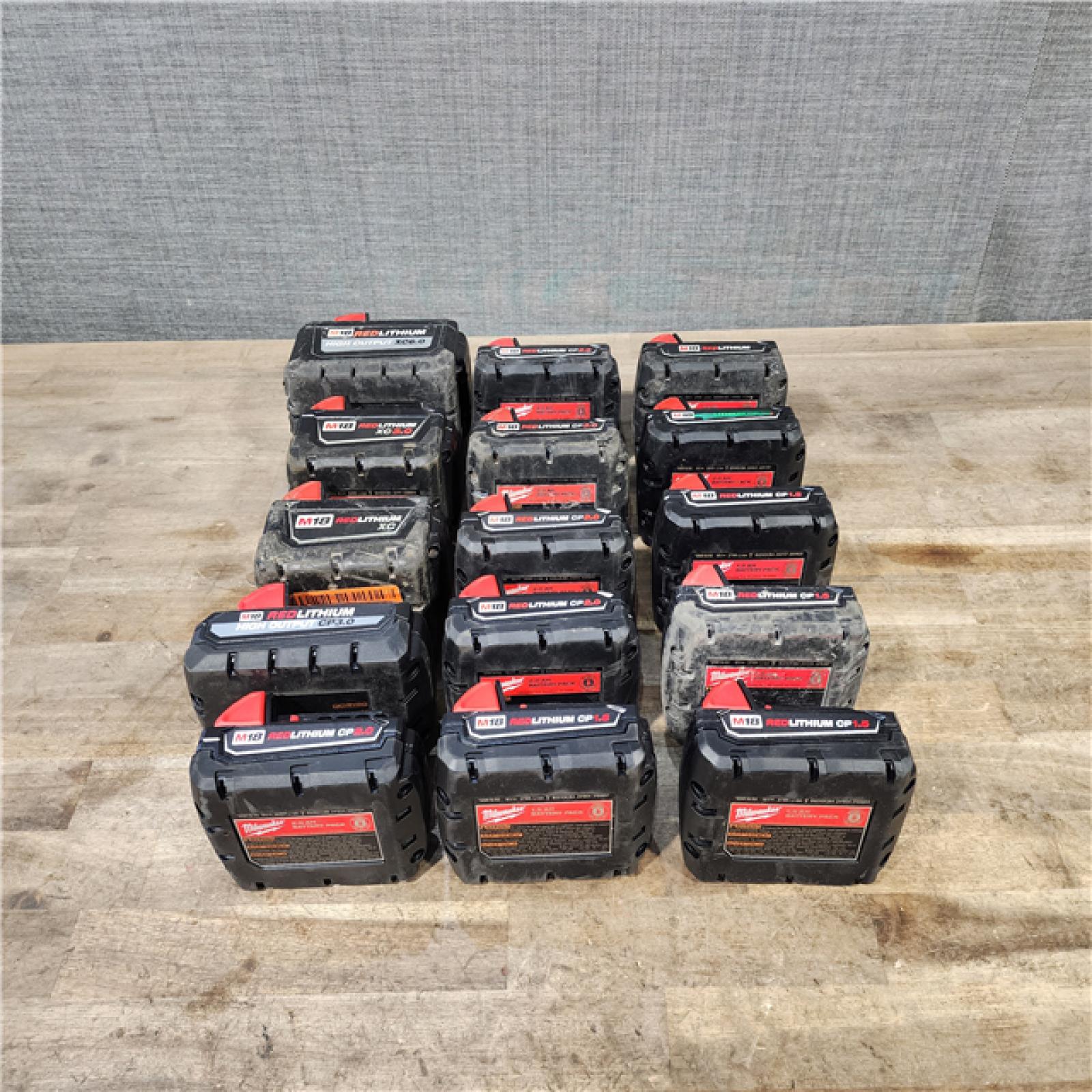 HOUSTON LOCATION - AS-IS MILWAUKEE BATTERY PACK QTY - 15