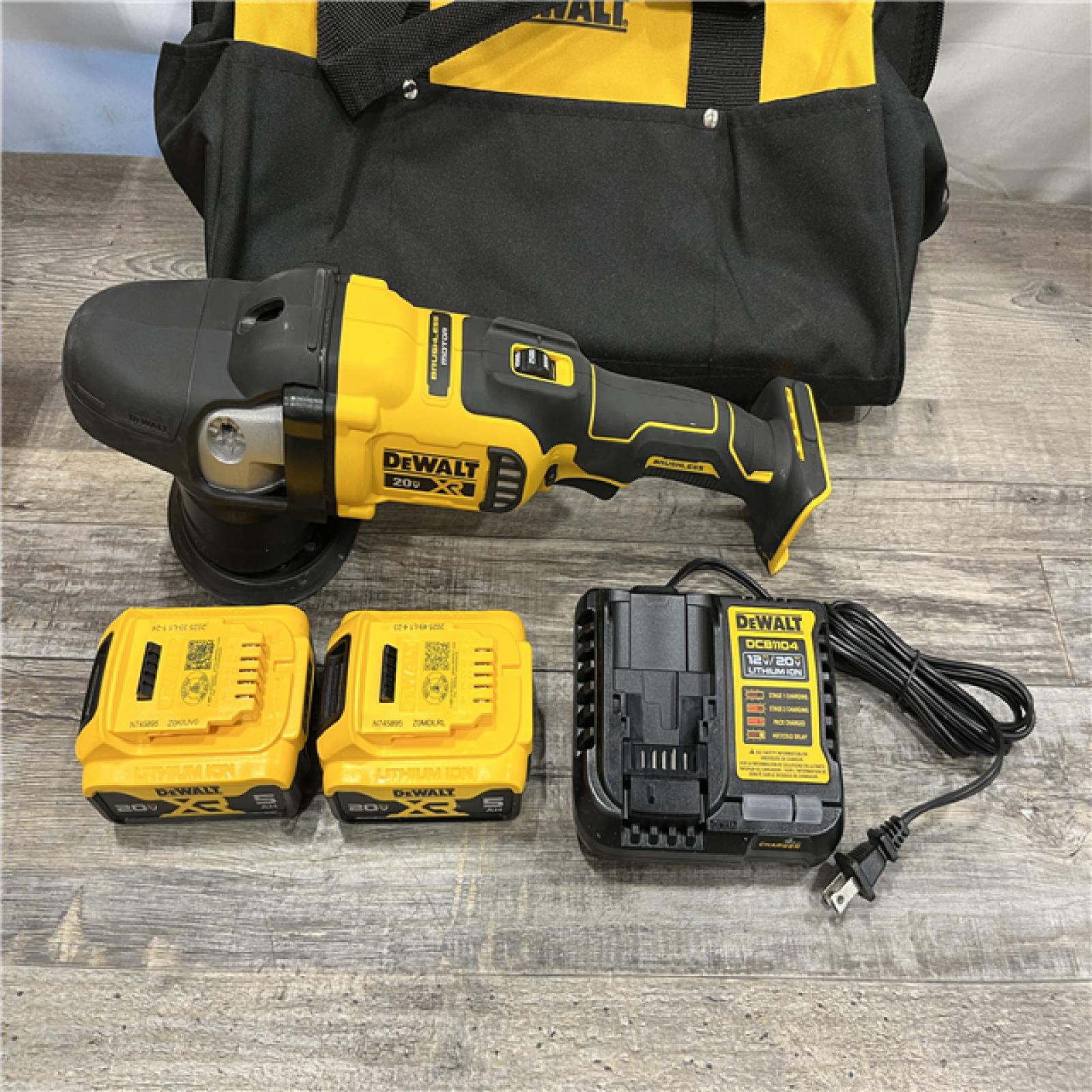 AS-IS DEWALT 20V MAX XR Brushless Cordless 5 Random Orbit Polisher Kit