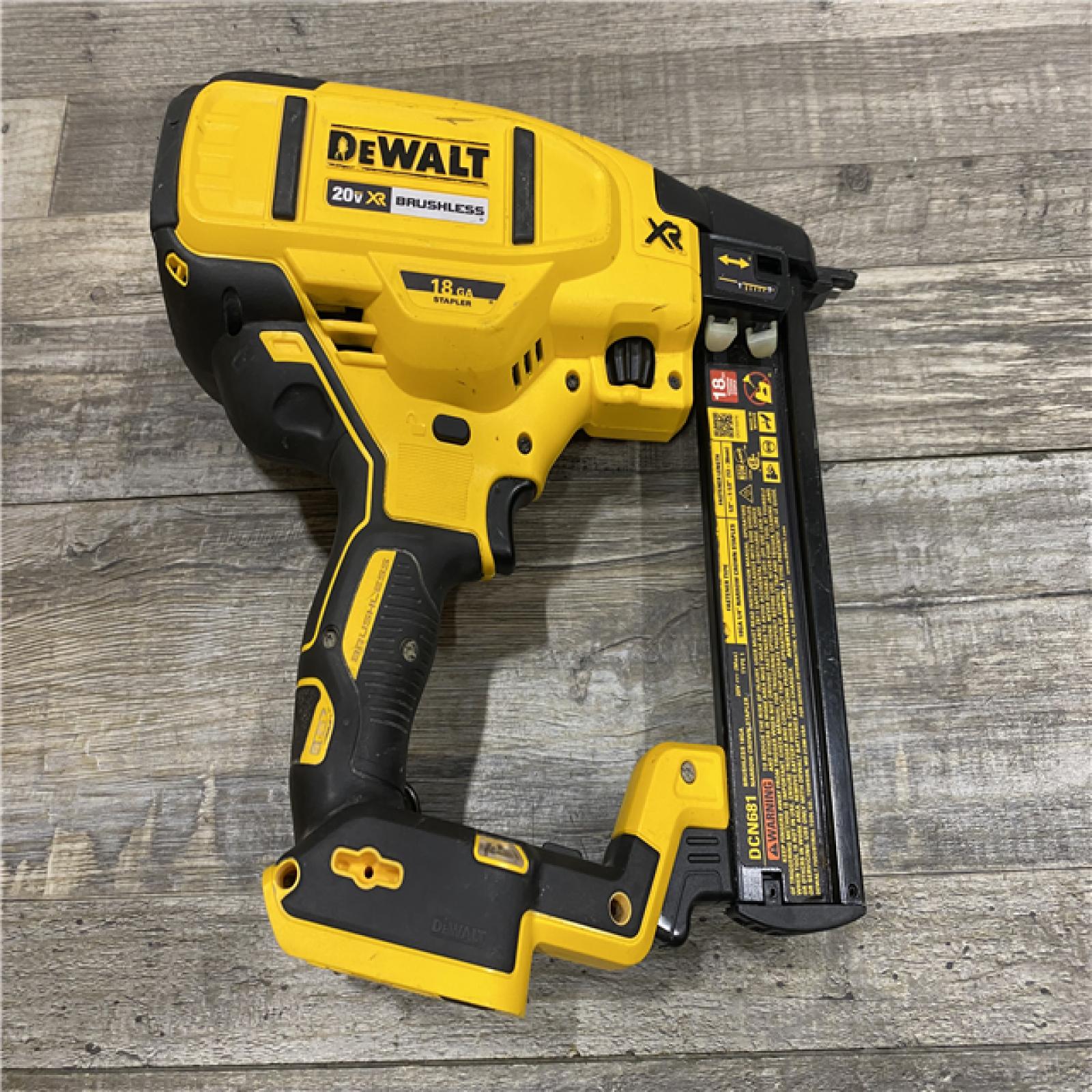 AS-IS DEWALT 20V MAX XR Lithium-Ion Cordless 18-Gauge Narrow Crown Stapler Kit