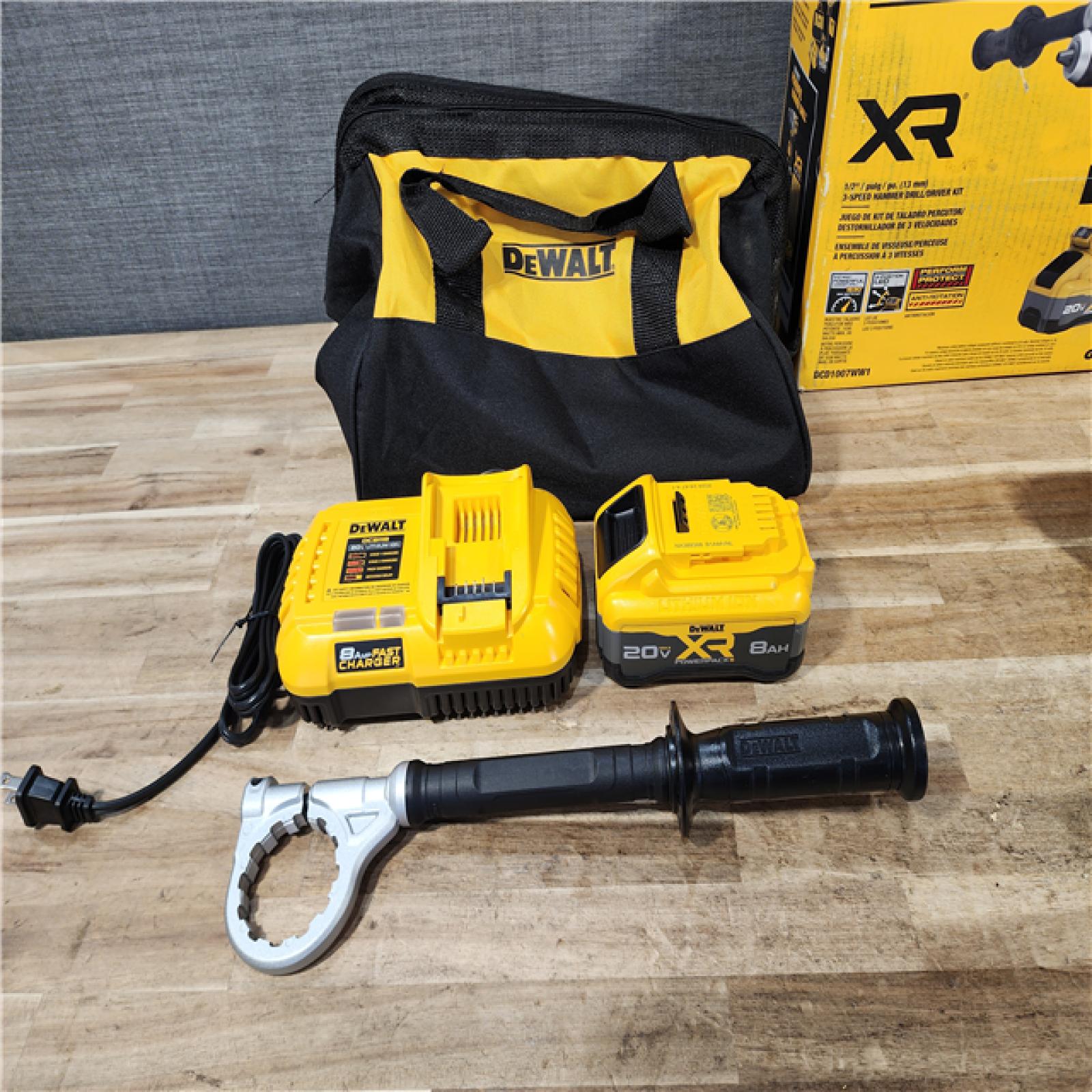 HOUSTON LOCATION - AS-IS DEWALT 20V XR Lithium-Ion Cordless Hammer Drill Kit