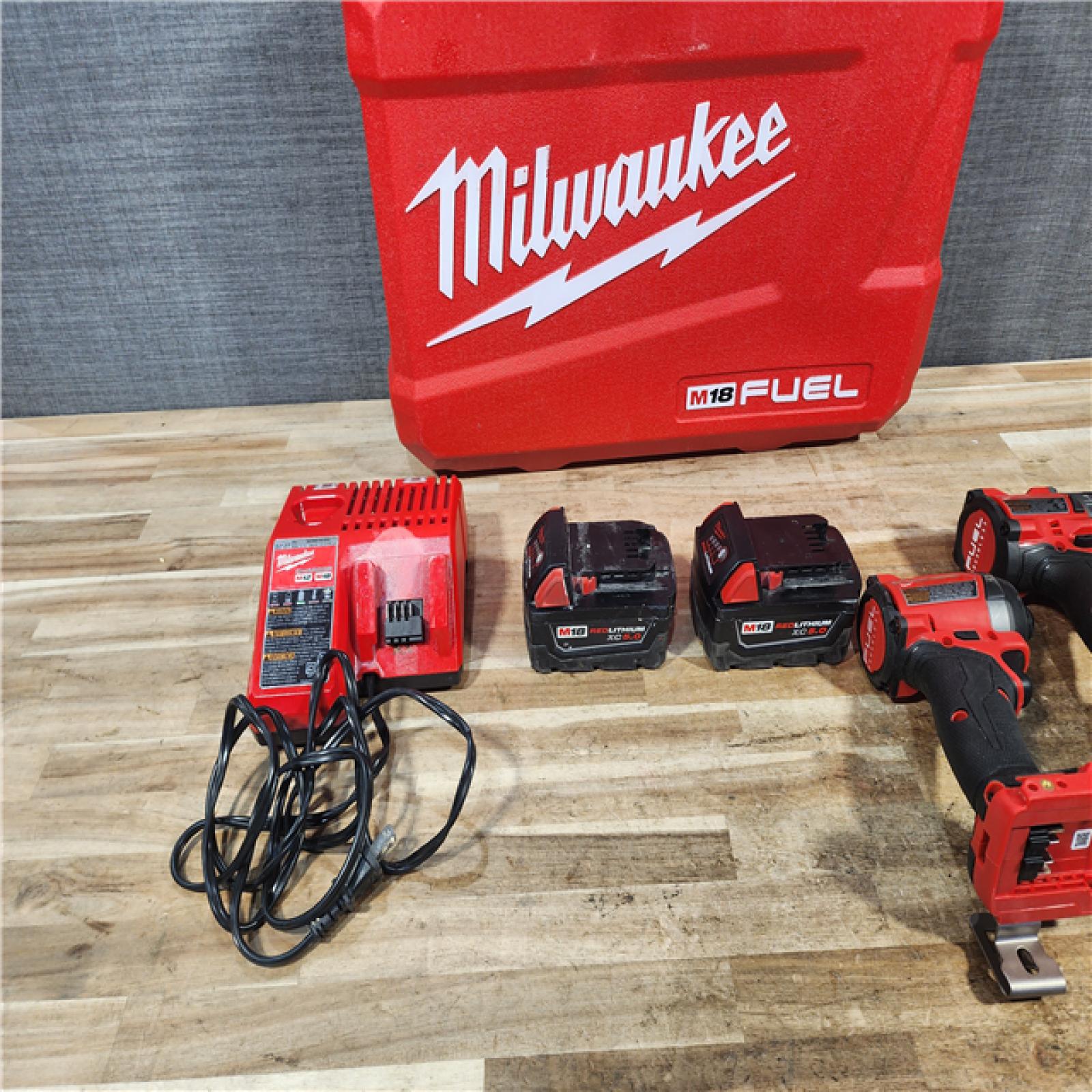 HOUSTON LOCATION - AS - IS Milwaukee 2 Tool Combo Kit W/ (2) Battery & Charger