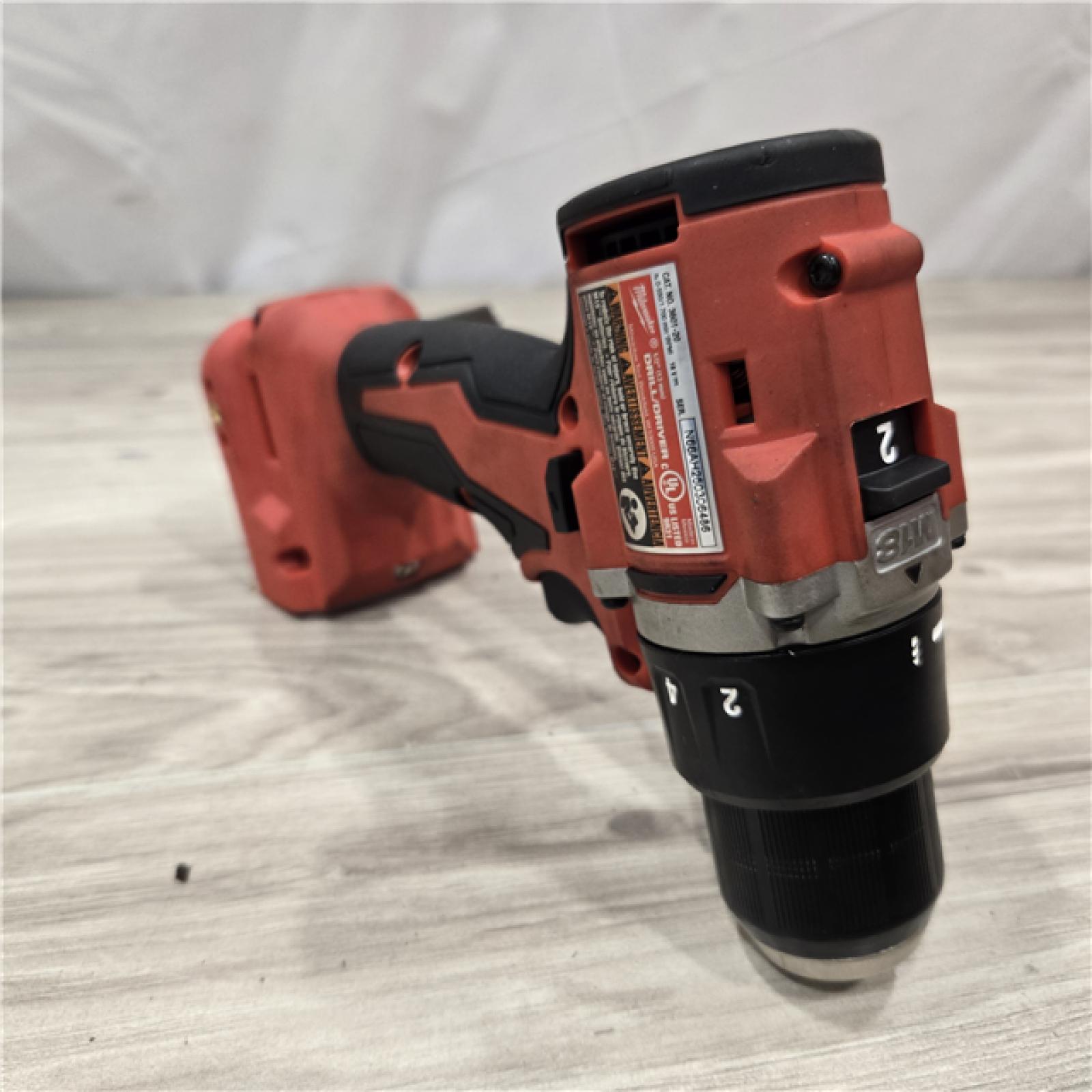AS-IS Milwaukee 3601-22CT M18 18V Drill/Driver Kit