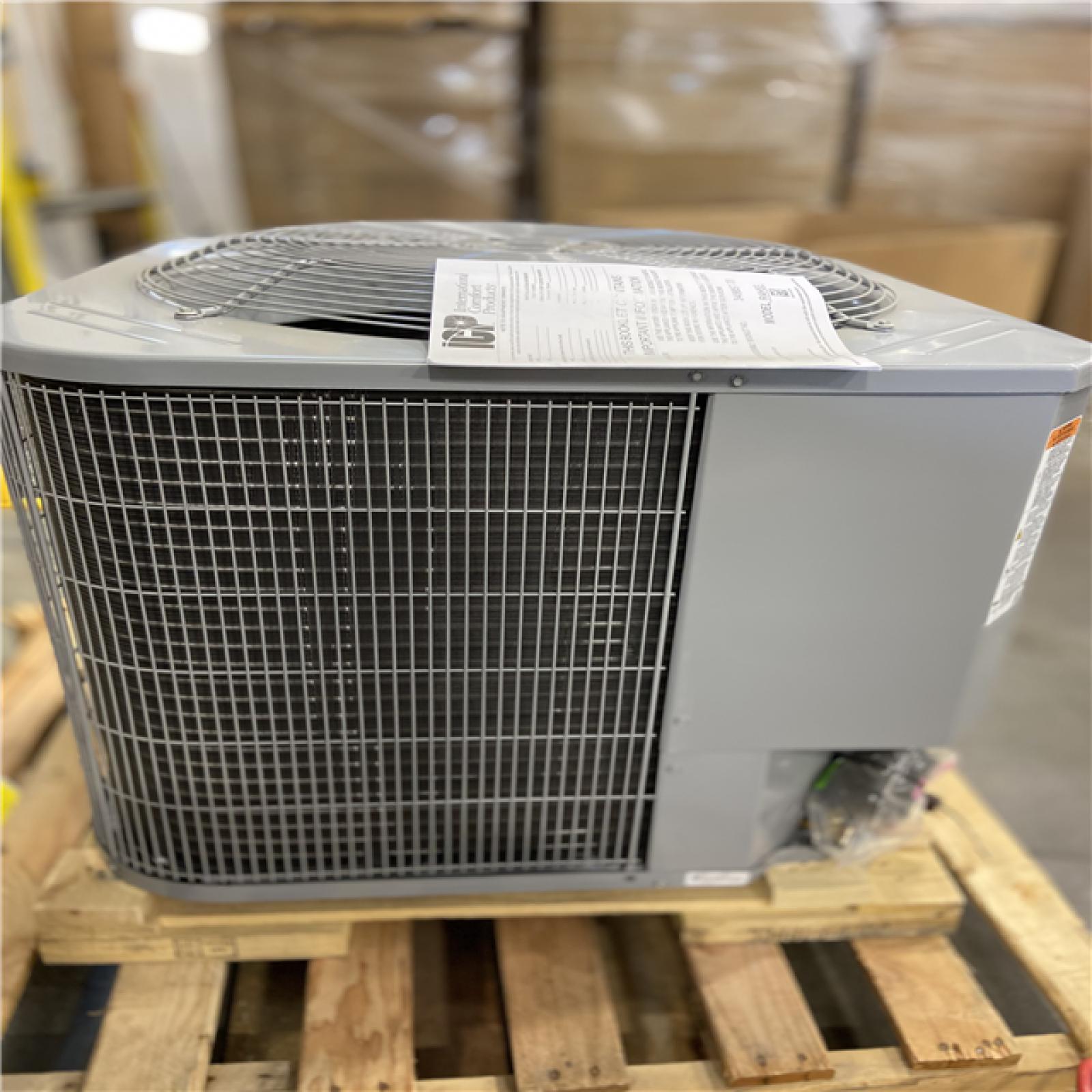 DALLAS LOCATION - Smartcomfort® by Carrier 2.5 Ton 14.3 Seer2 Heat Pump