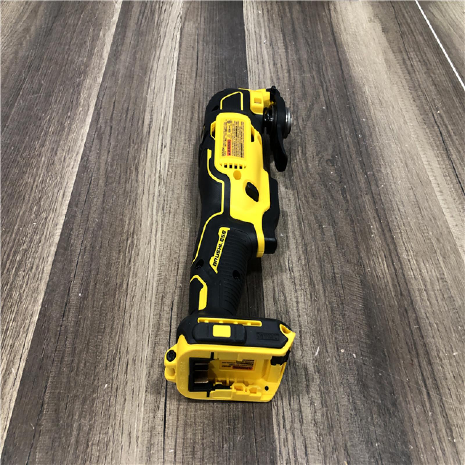 AS-IS DEWALT ATOMIC 20V MAX Cordless Brushless Oscillating Multi Tool (Tool Only)