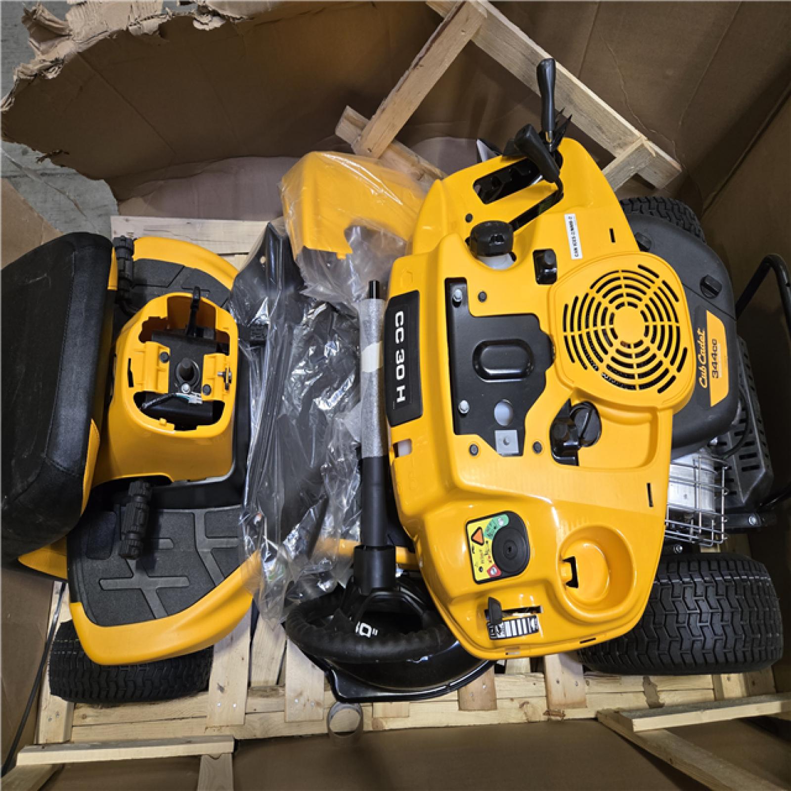 DALLAS LOCATION - AS-IS Cub Cadet 30 in. 10.5 HP Briggs & Stratton Engine Hydrostatic Drive Gas Rear Engine Riding Mower
