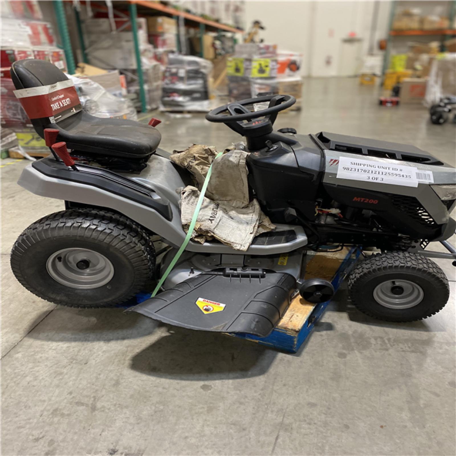 Dallas Location - As-Is Dallas Location -Murray MT200 42 in. 19.0 HP 540cc Gas Riding Lawn Tractor Mower