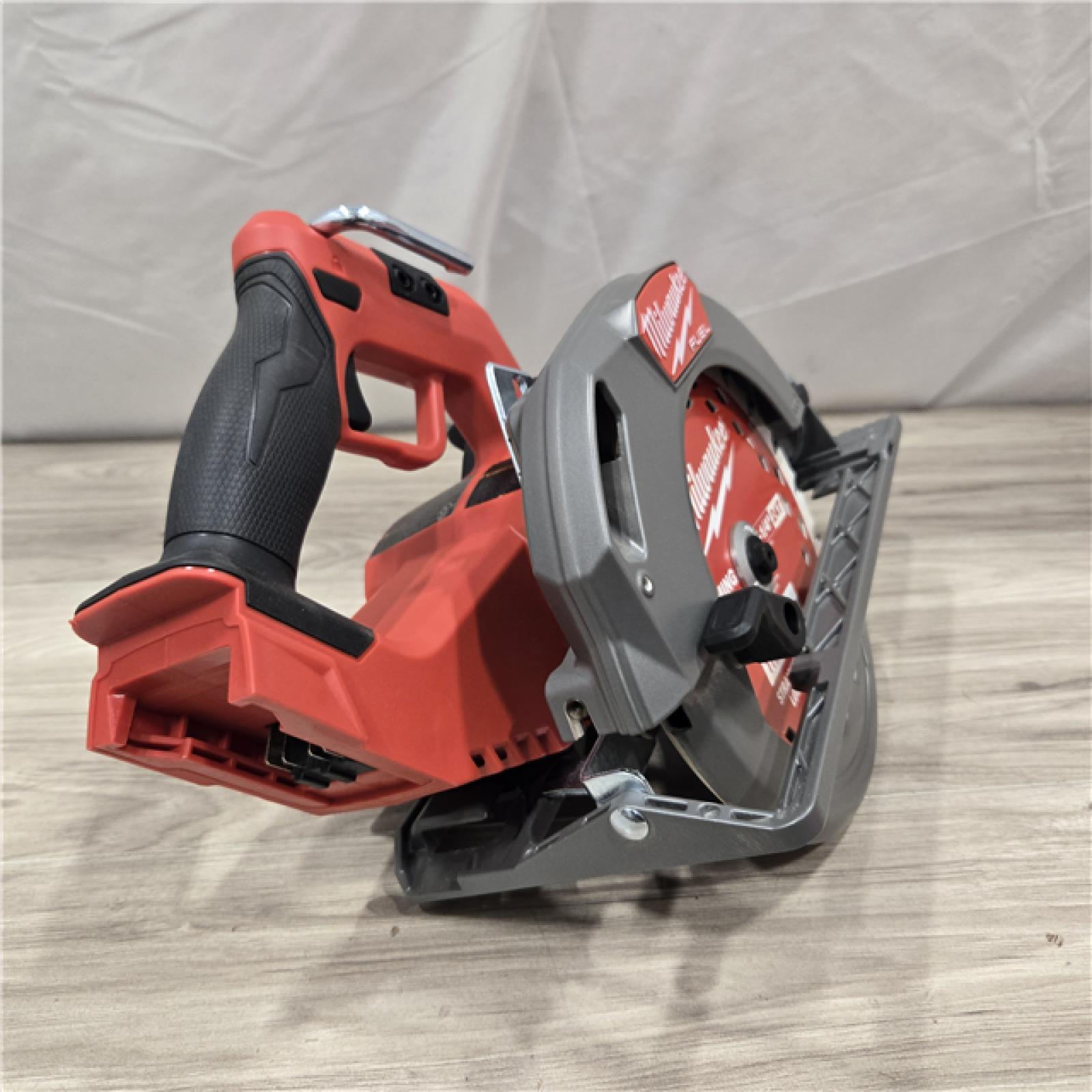AS-IS Milwaukee M18 FUEL 7-1/4 Inch Circular Saw (Bare Tool)