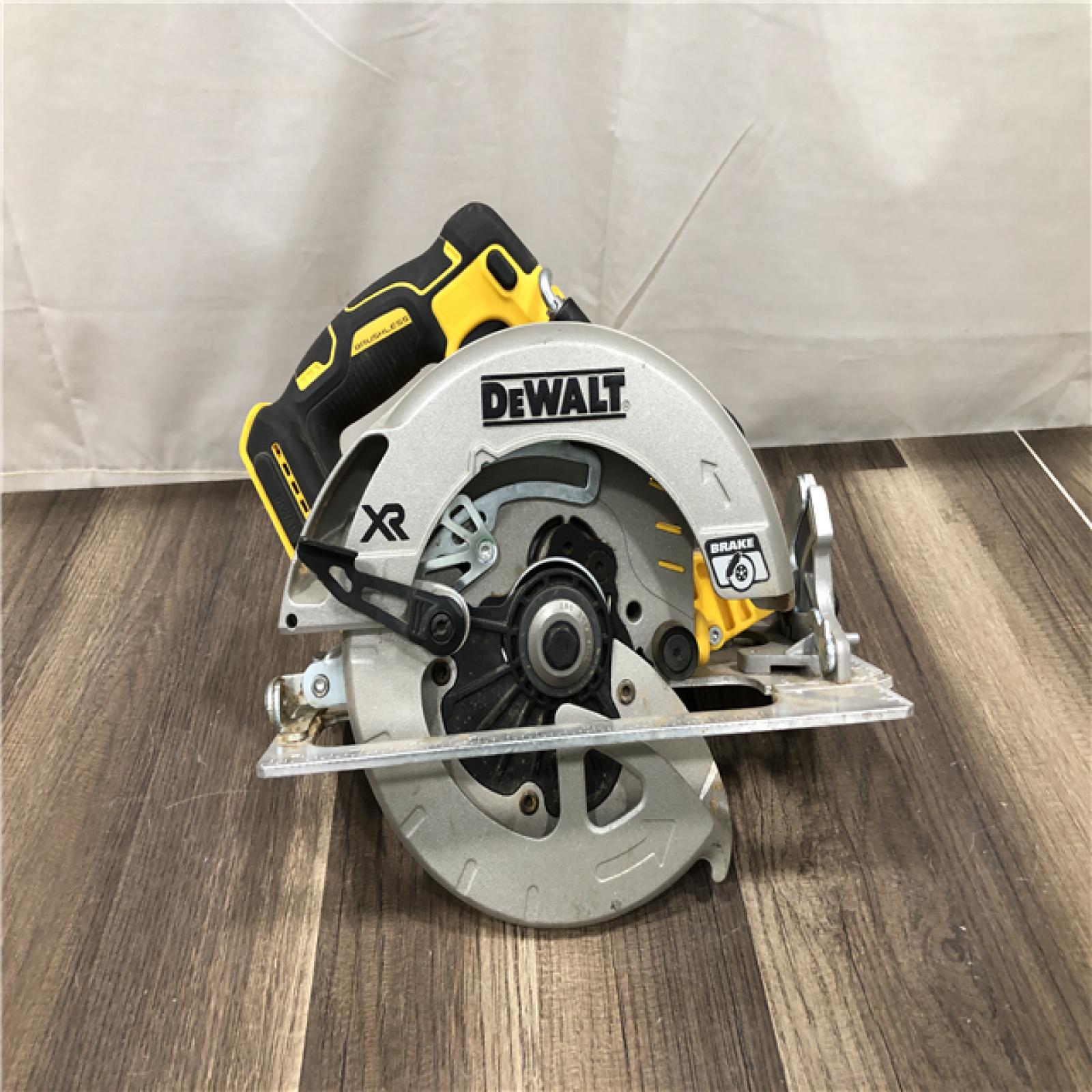 AS-IS DEWALT  20V MAX XR Cordless Brushless Circular Saw (Tool Only)