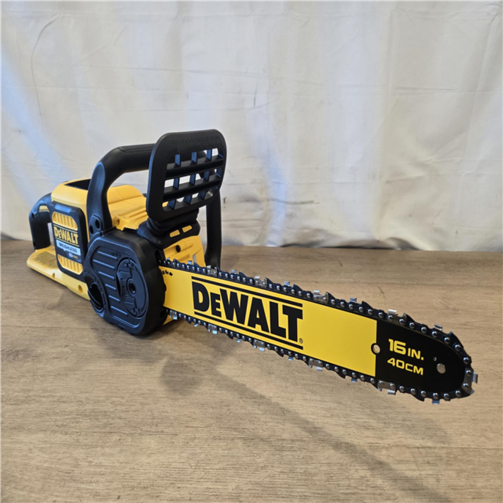 AS-IS DEWALT FLEXVOLT 60V MAX 16in. Cordless Chainsaw Kit