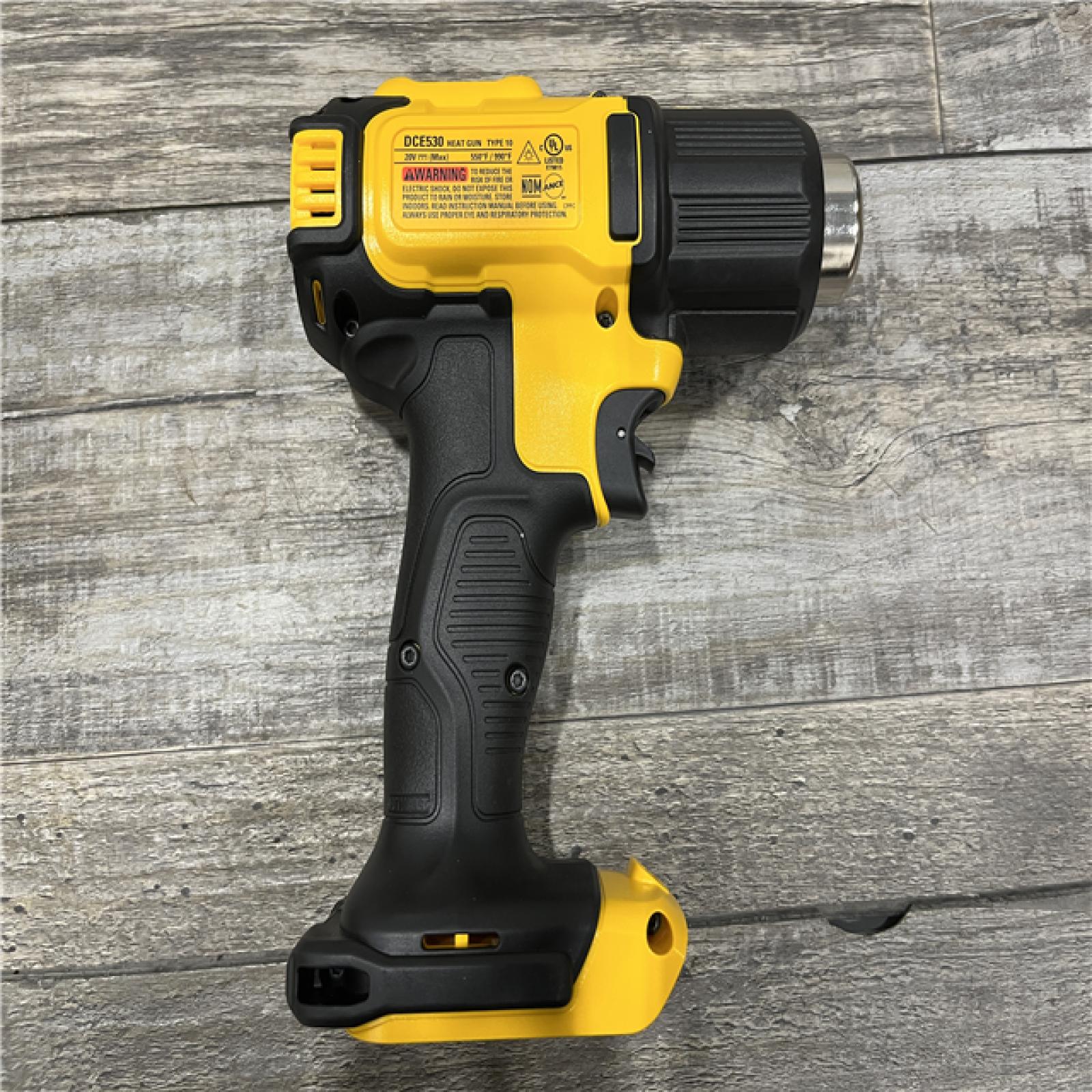 AS-IS DEWALT DCE530P1 20V MAX* Heat Gun Kit