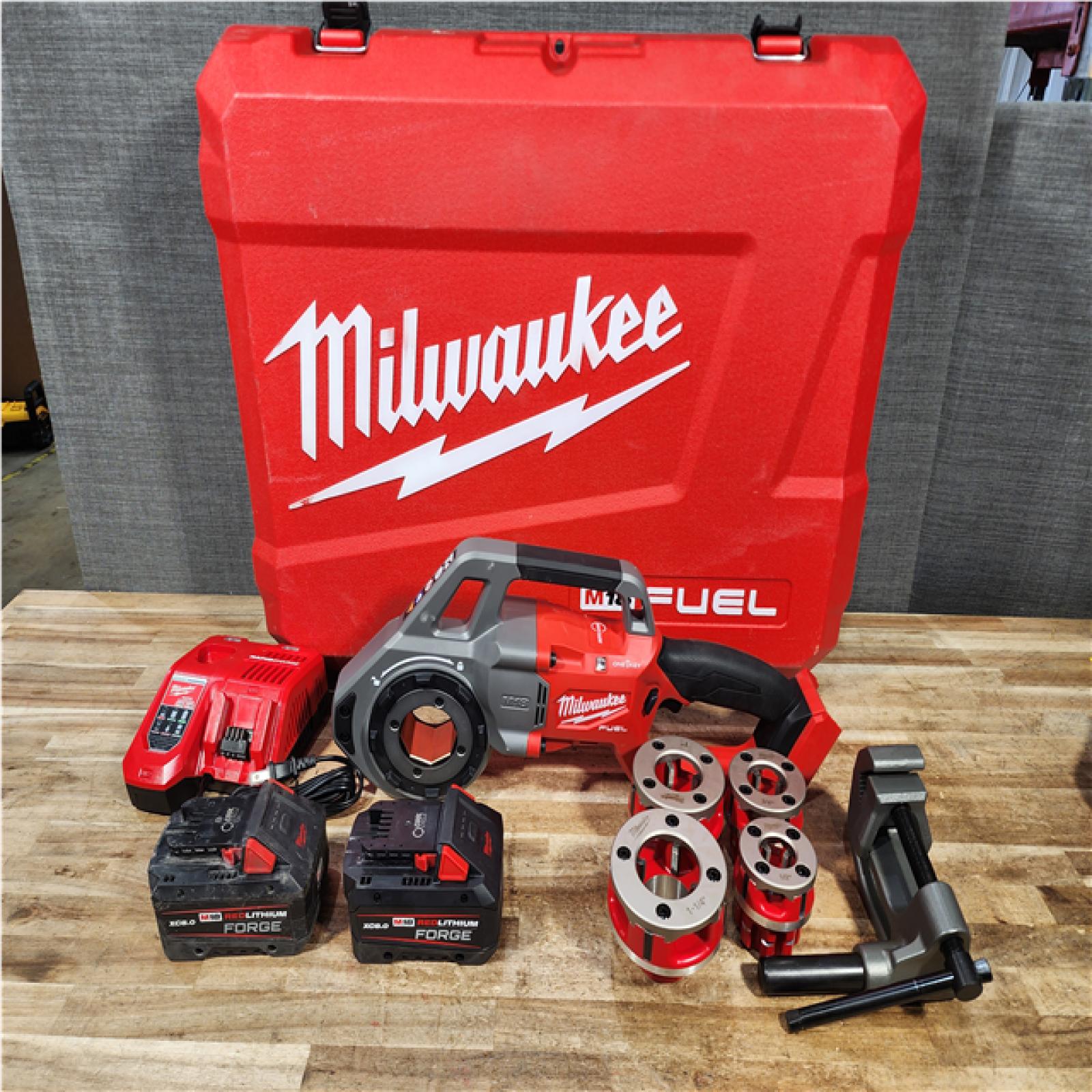 Houston Location AS-IS Milwaukee 2870-22 M18 18V FUEL Cordless Compact Pipe Threader W/ ONE KEY Kit