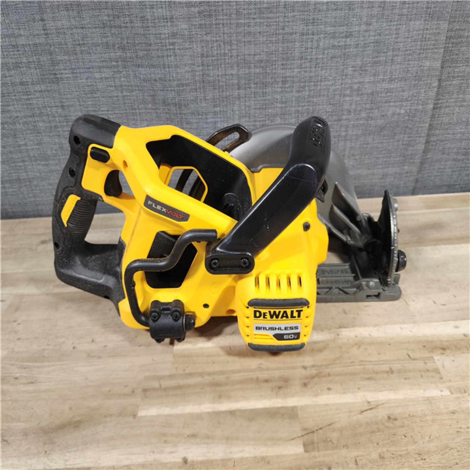 HOUSTON LOCATION - AS-IS DEWALT FLEXVOLT 60V MAX Cordless Brushless 7-1/4 in. Wormdrive Style Circular Saw (Tool Only)