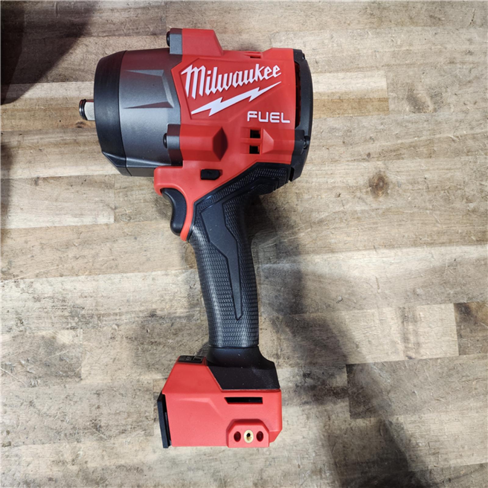 HOUSTON LOCATION - AS-IS Milwaukee FUEL 18V Lithium-Ion Brushless Cordless 1/2 in. Impact Wrench w/Friction Ring Kit