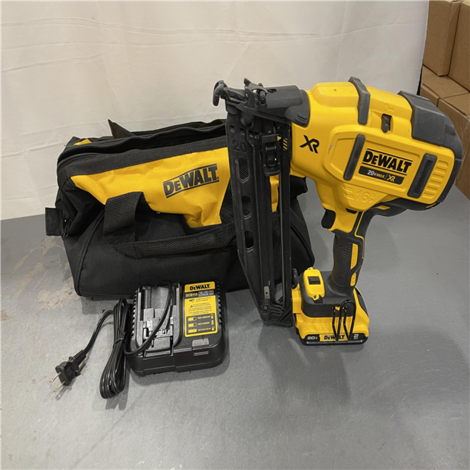 AS-IS - DeWalt 20V MAX XR 16-Gauge Electric Cordless Angled Finishing Nailer Kit