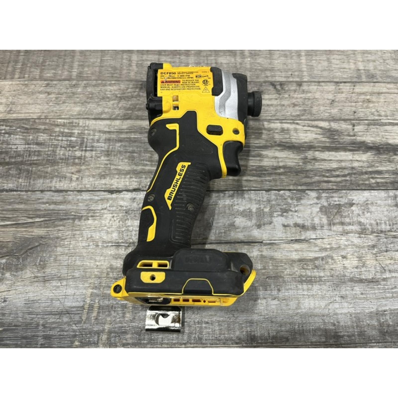 AS-IS DEWALT ATOMIC 20V MAX Lithium-Ion Cordless 1/4 in. Brushless Impact Driver Kit