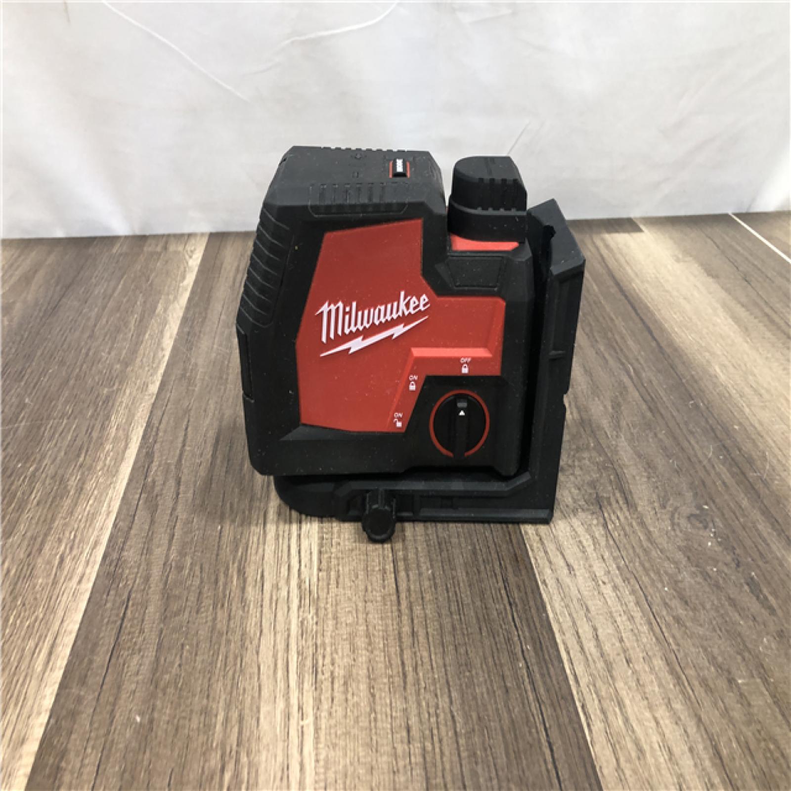 AS-IS Milwaukee 100 ft. REDLITHIUM Lithium-Ion USB Green Rechargeable Cross Line Laser Level with Charger