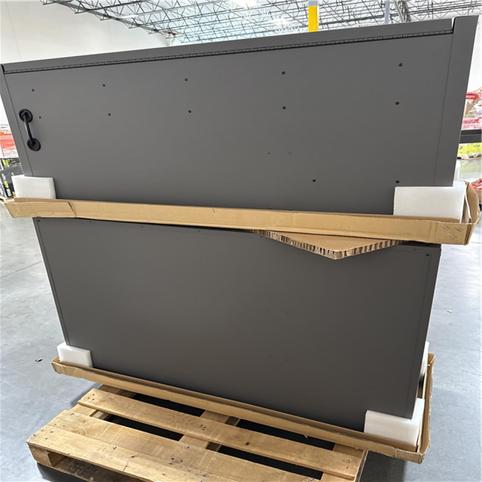 California AS-IS HUSKY Tool Chest & Cabinet Combo 15-Drawers; Appears in Excellent Condition