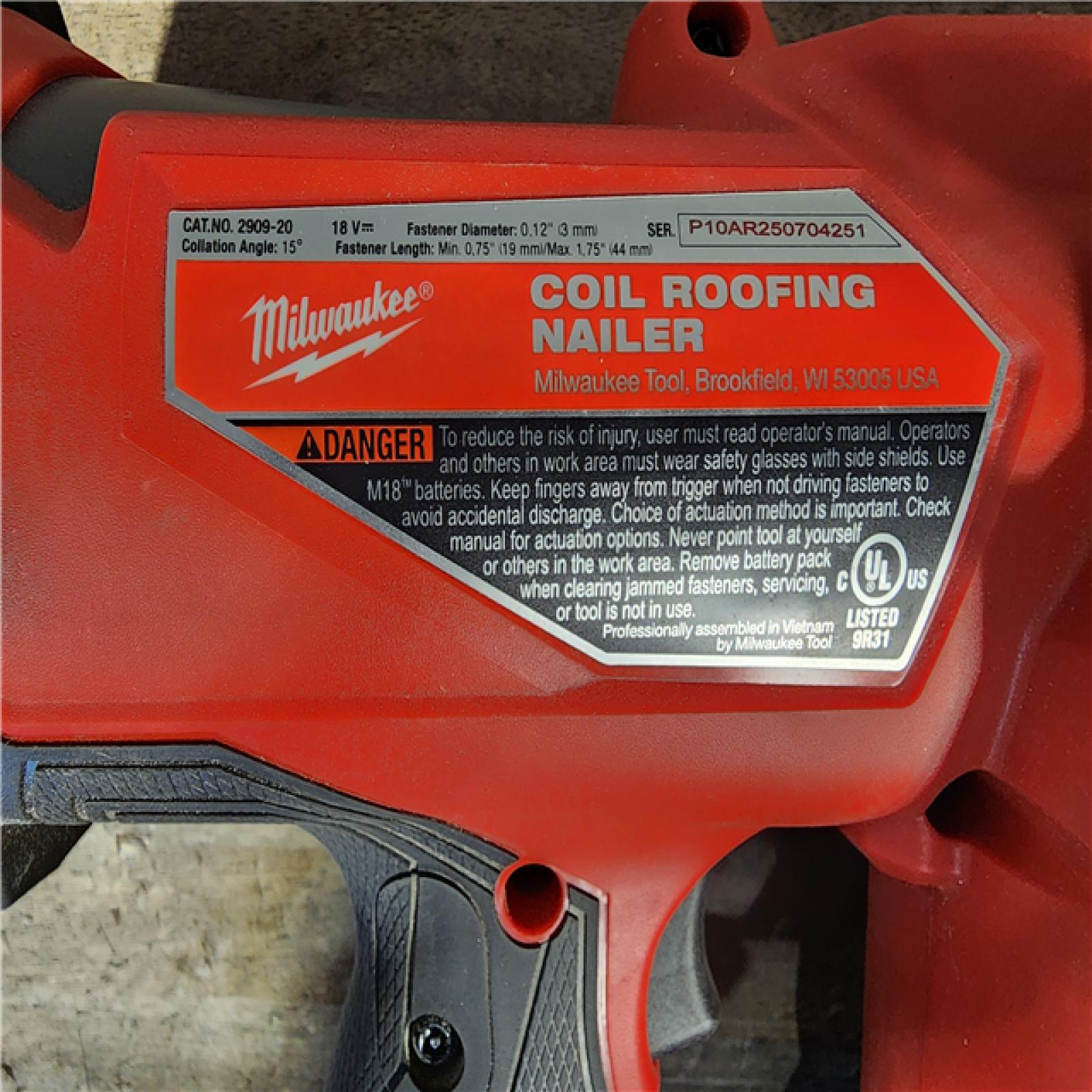 HOUSTON LOCATION - AS-IS Milwaukee M18 FUEL 18-Volt Lithium-Ion Brushless Cordless Coil Roofing Nailer (Tool Only)