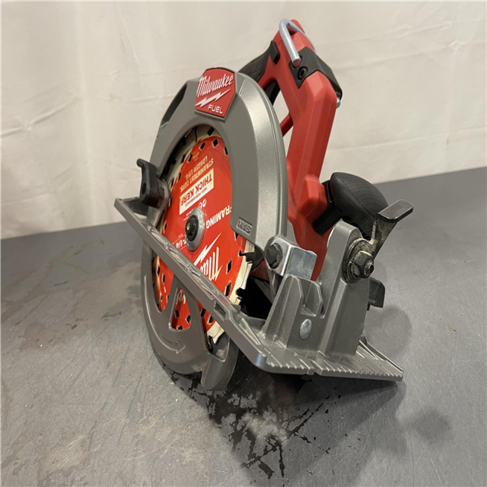 AS-IS - Milwaukee M18 FUEL 7-1/4 Inch Circular Saw