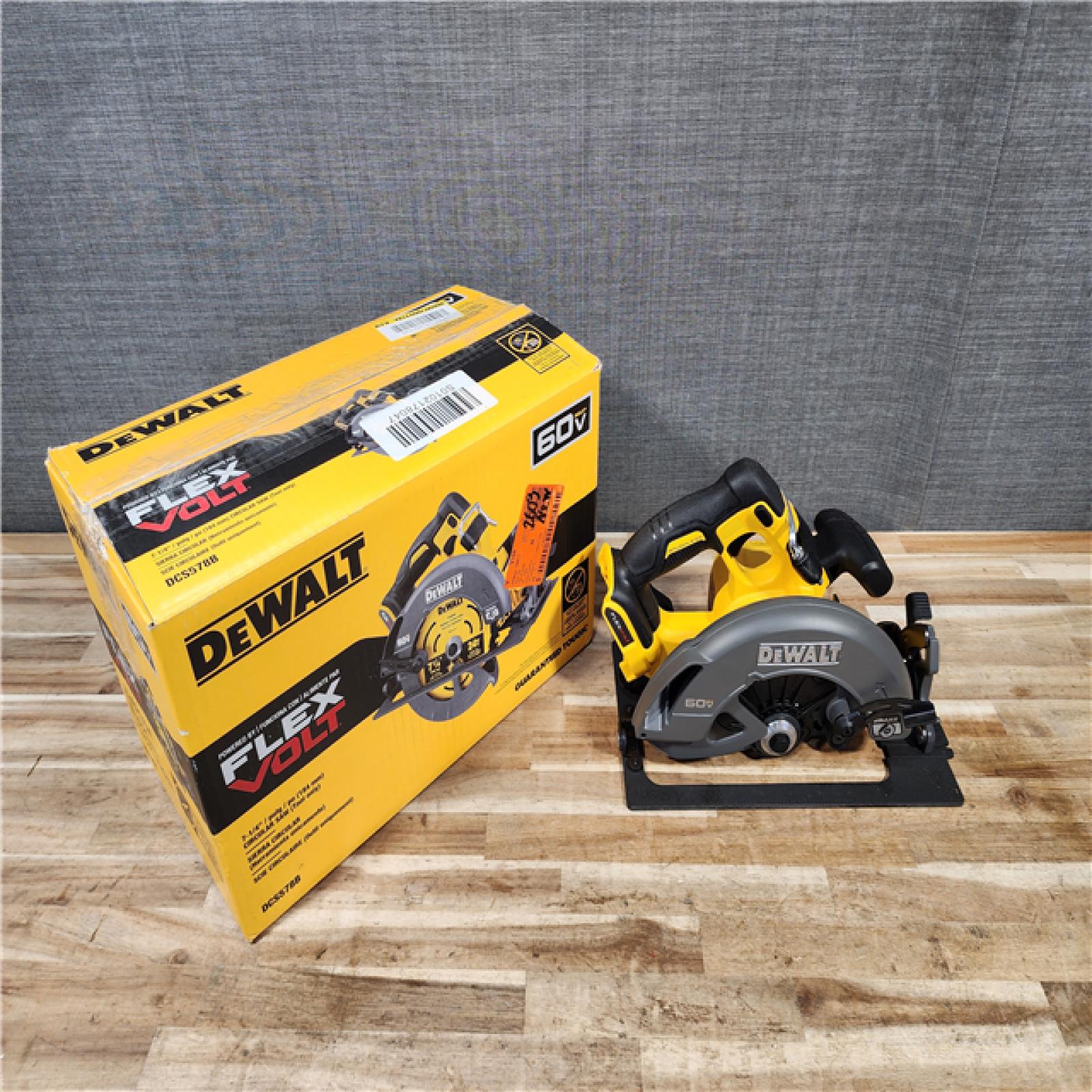 HOUSTON LOCATION - AS-IS (APPEARS LIKE NEW) DEWALT FLEXVOLT 60V MAX Cordless Brushless 7-1/4 in. Circular Saw with Brake (Tool Only)