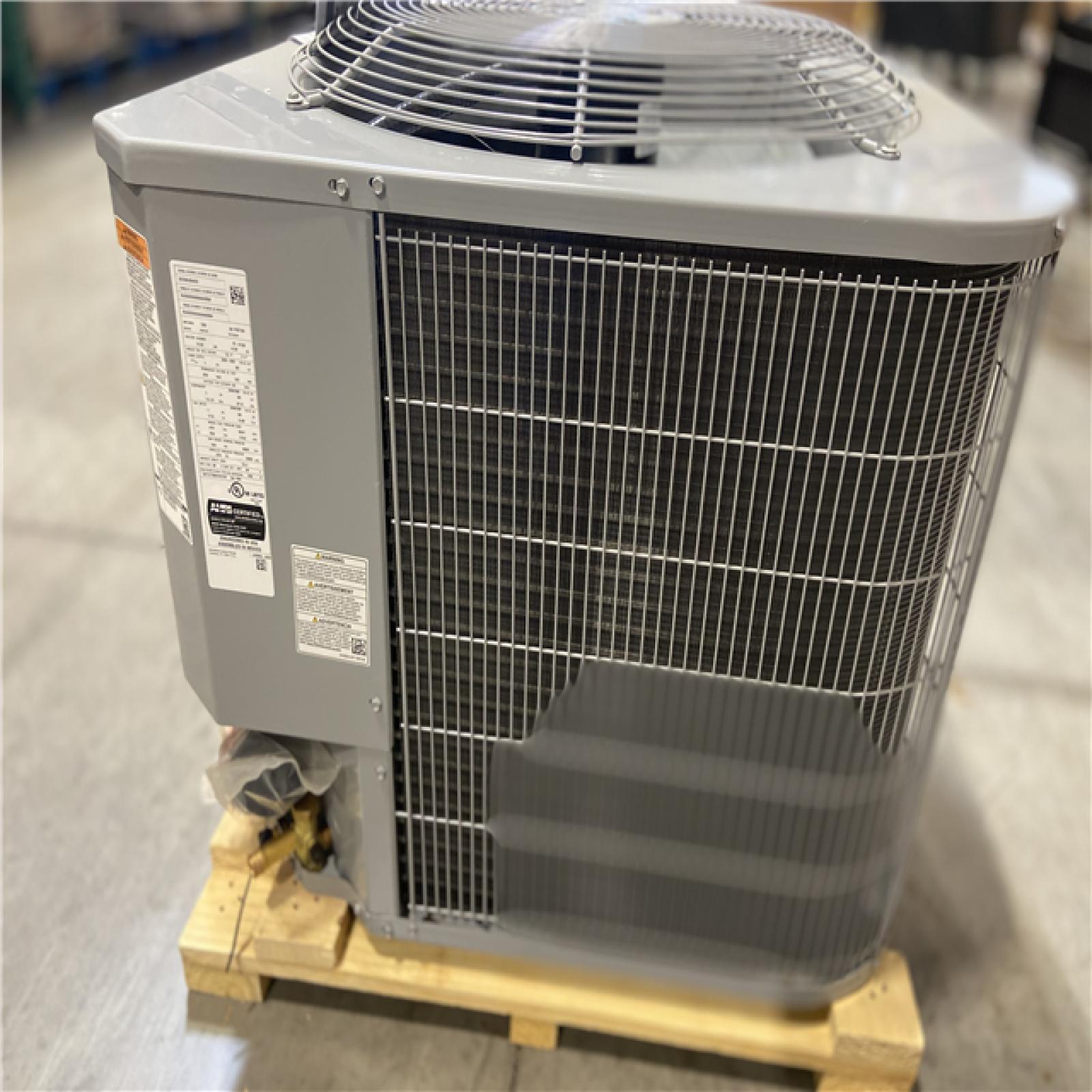 DALLAS LOCATION - Smartcomfort® by Carrier 2.5 Ton 14.3 Seer2 Heat Pump