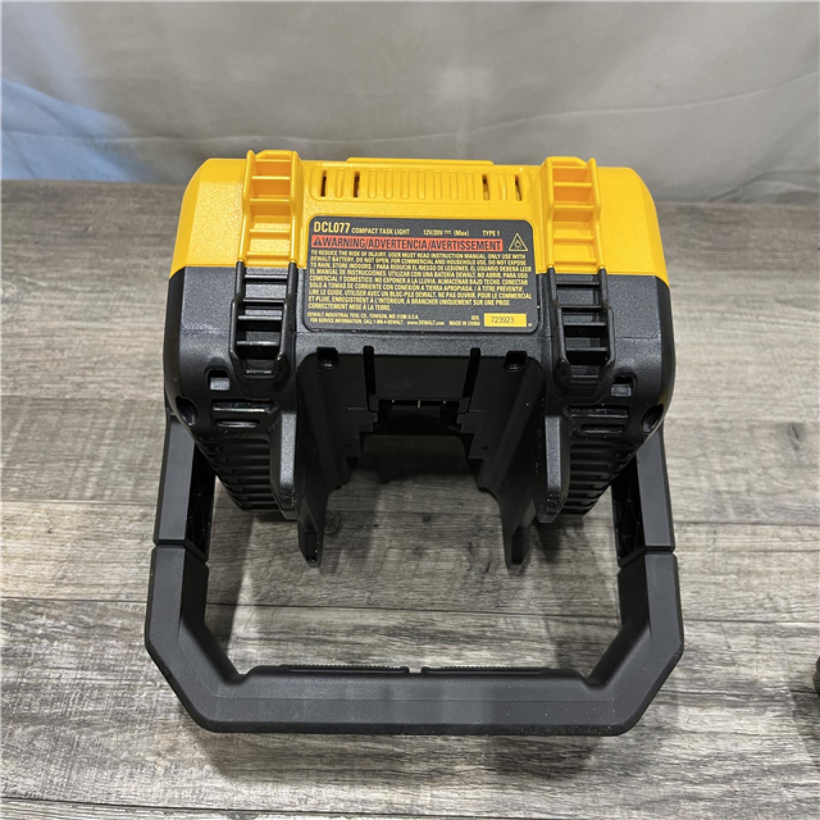 AS-IS DEWALT 20-Volt MAX Lithium-Ion Compact Cordless Task Light Kit