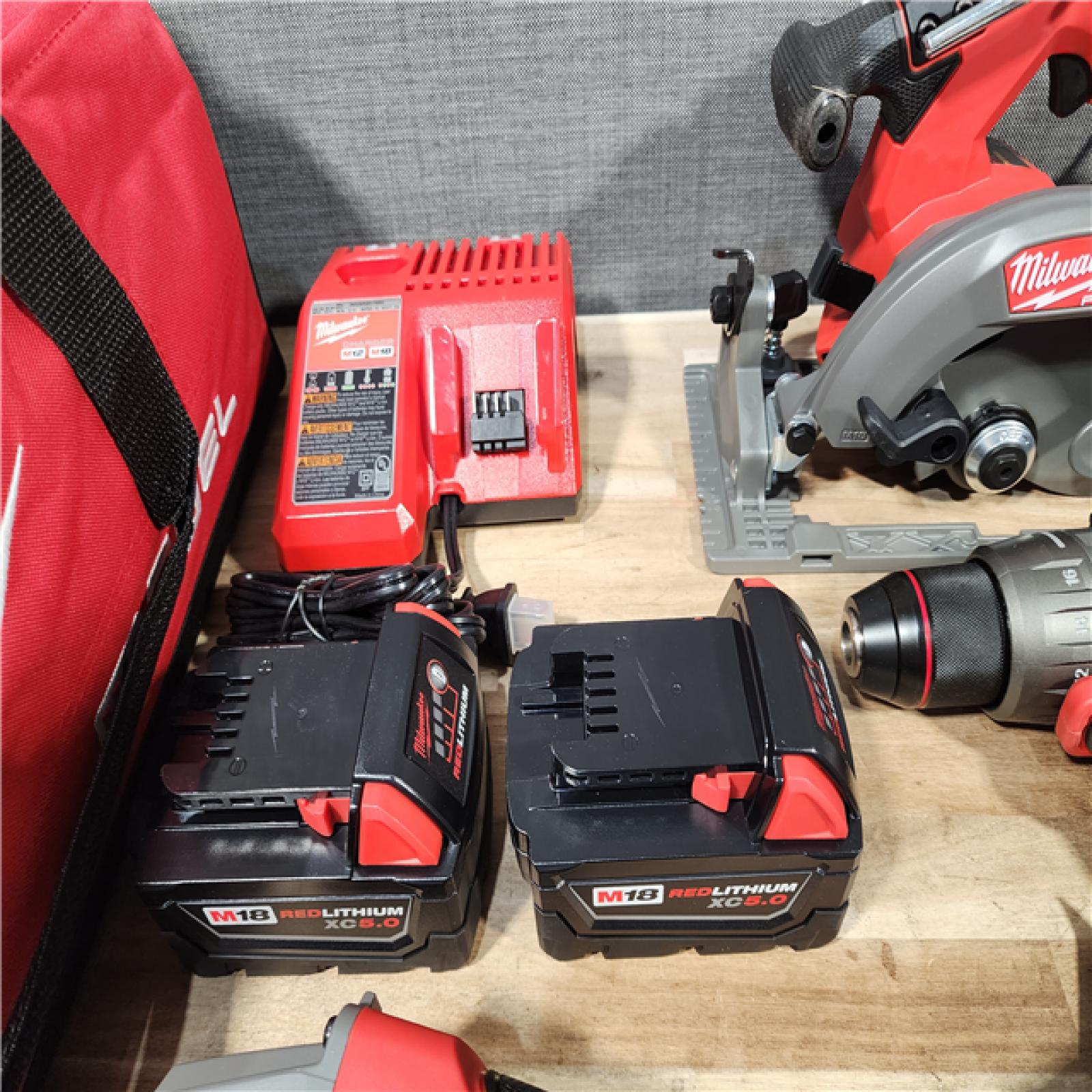 HOUSTON LOCATION - AS-IS Milwaukee FUEL 18V Lithium-Ion Brushless Cordless 6-Tool Combo Kit