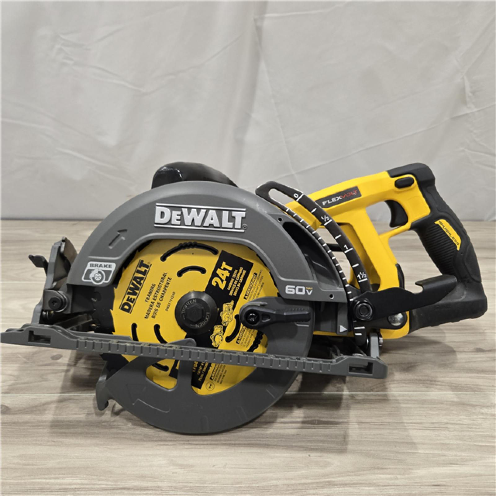 AS-IS DEWALT 60V FLEXVOLT MAX Cordless Wormdrive Style Circular Saw Kit