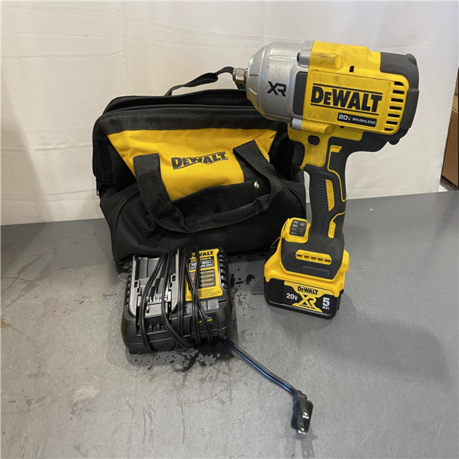 AS-IS - Dewalt 20V MAX Lithium-Ion Cordless 1/2 in. Impact Wrench Kit
