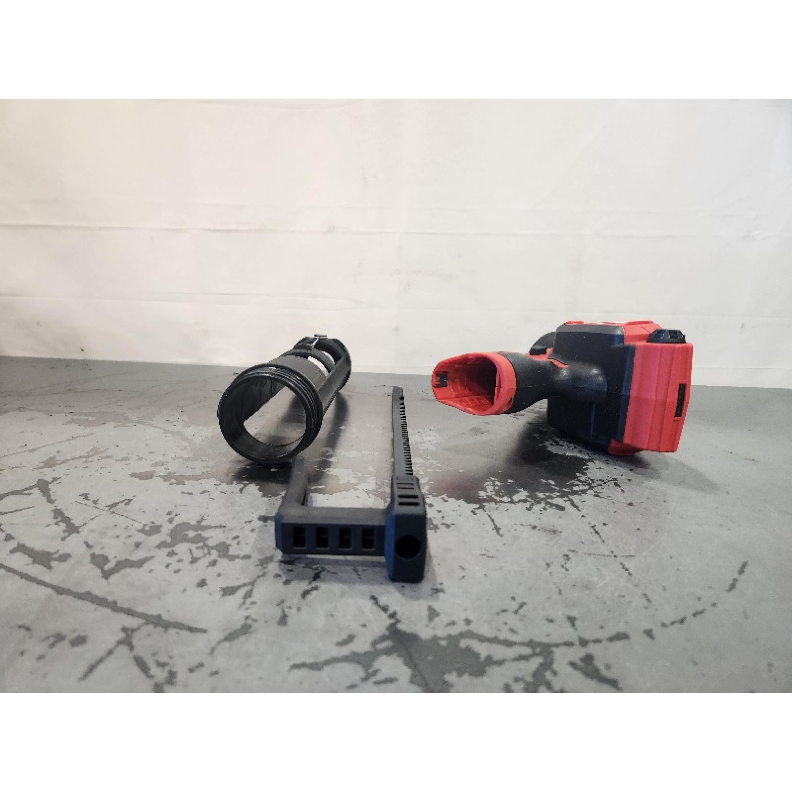 AS-IS- Milwaukee M12 12V Cordless 10oz Caulk/Adhesive Gun (Tool Only)